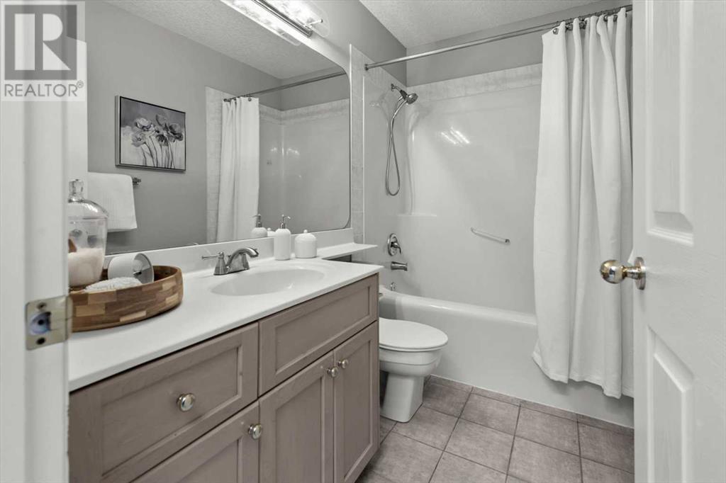 142 Valley Glen Heights Nw, Calgary, Alberta  T3B 5S8 - Photo 31 - A2219911