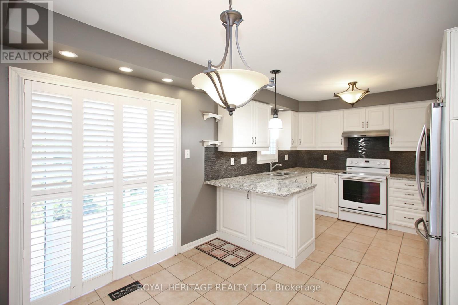70 Longueuil Place, Whitby (Pringle Creek), Ontario  L1R 3H1 - Photo 10 - E12210038