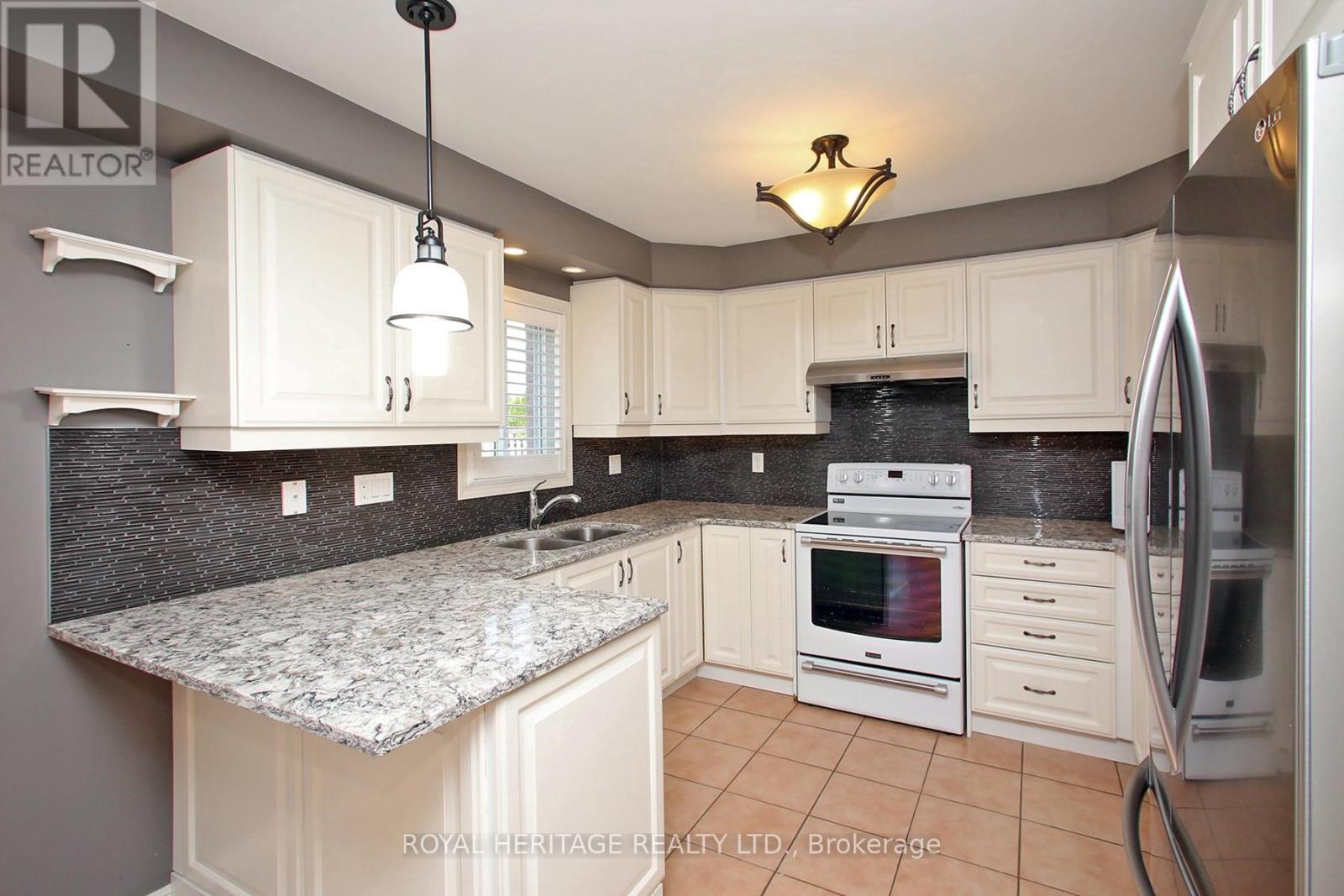 70 Longueuil Place, Whitby (Pringle Creek), Ontario  L1R 3H1 - Photo 7 - E12210038