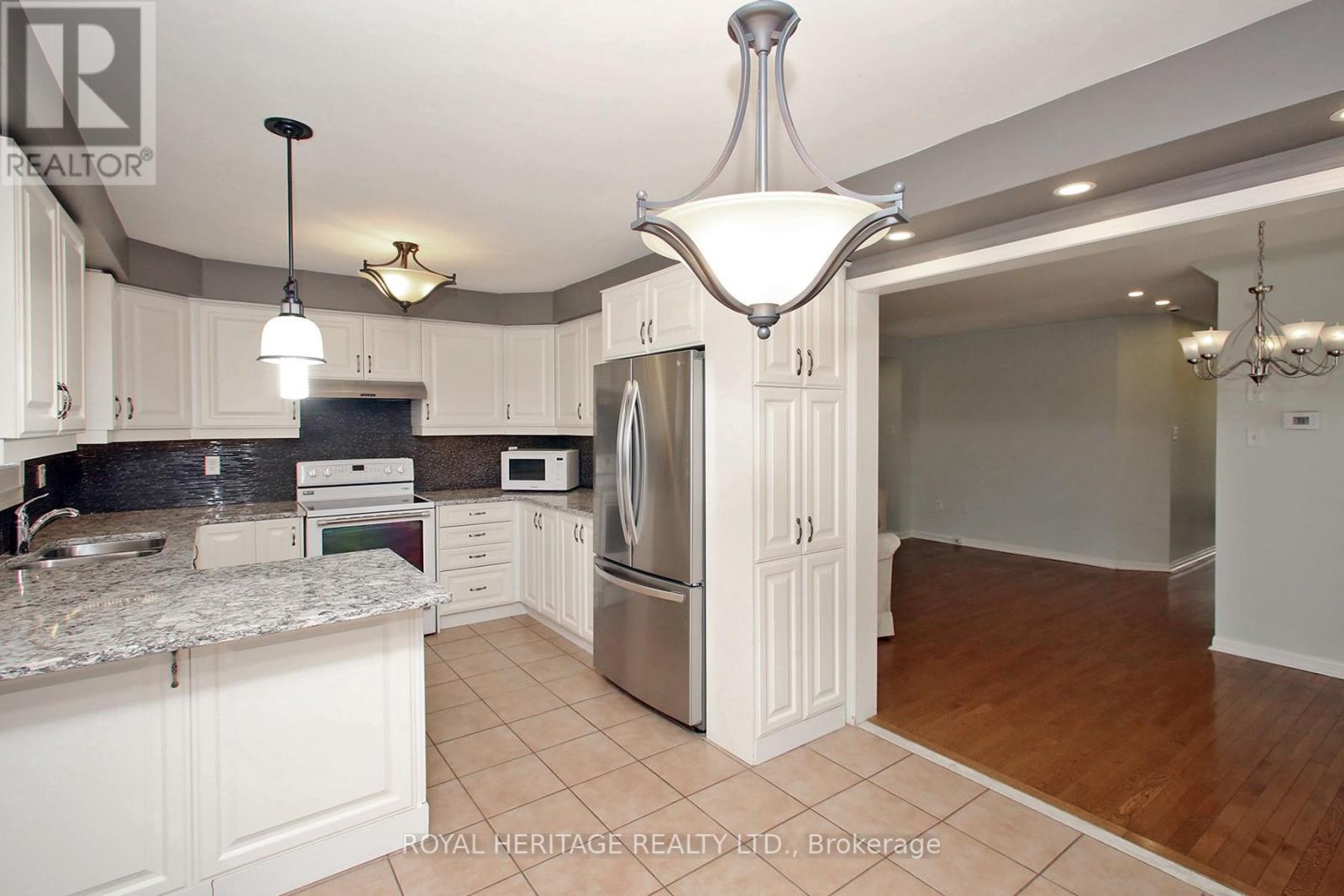 70 Longueuil Place, Whitby (Pringle Creek), Ontario  L1R 3H1 - Photo 8 - E12210038