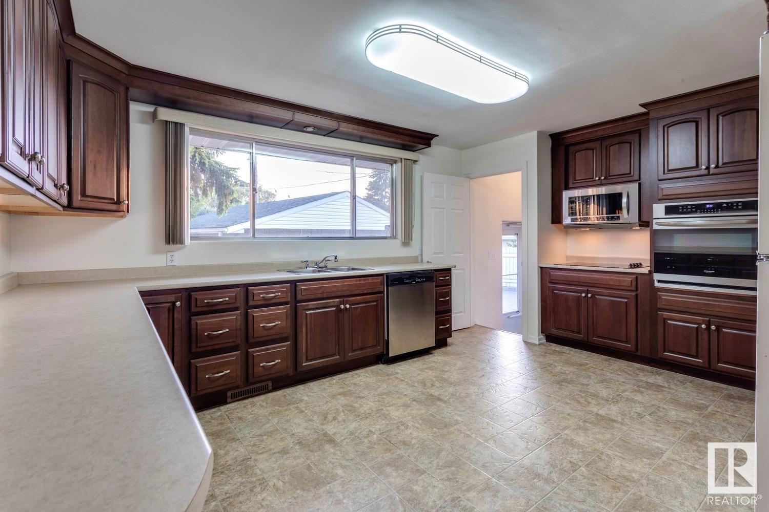 12811 137 Av Nw, Edmonton, Alberta  T5L 4C3 - Photo 14 - E4442092