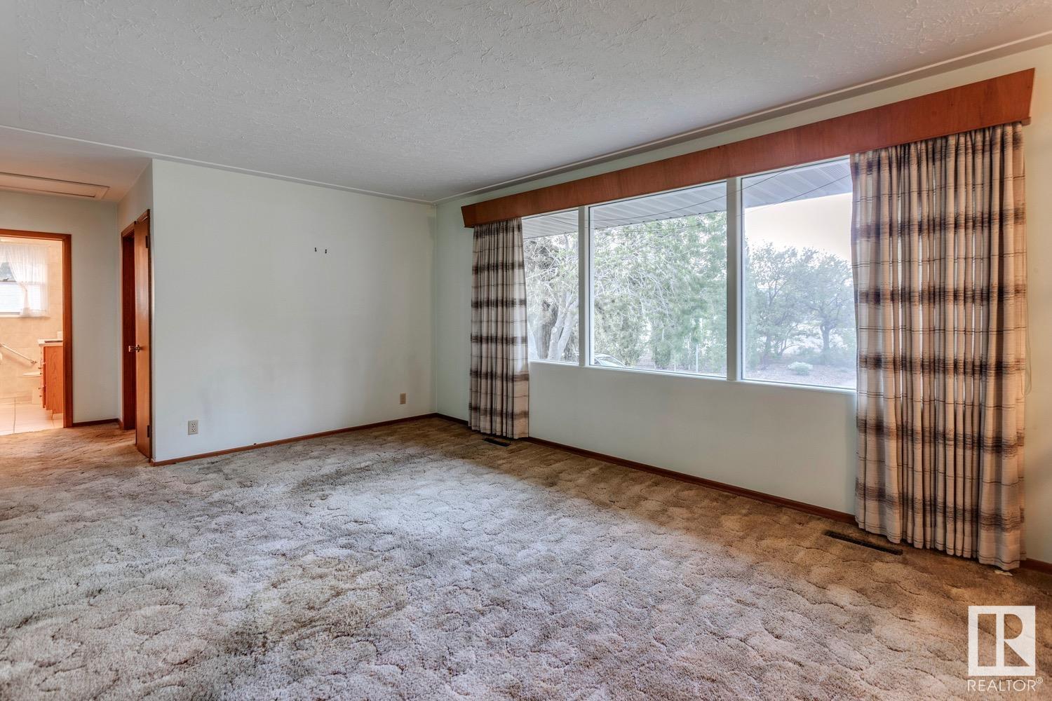 12811 137 Av Nw, Edmonton, Alberta  T5L 4C3 - Photo 4 - E4442092
