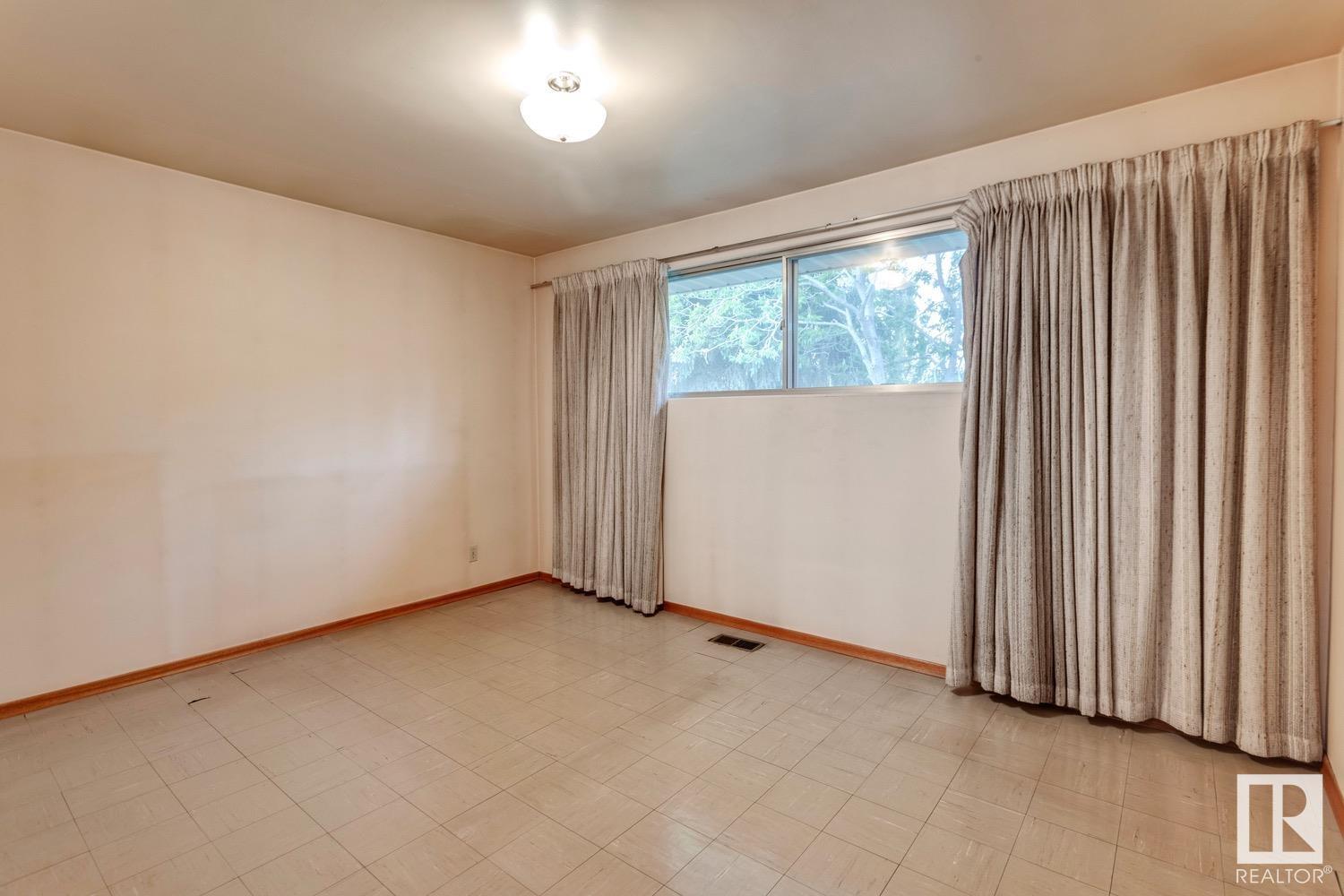 12811 137 Av Nw, Edmonton, Alberta  T5L 4C3 - Photo 5 - E4442092