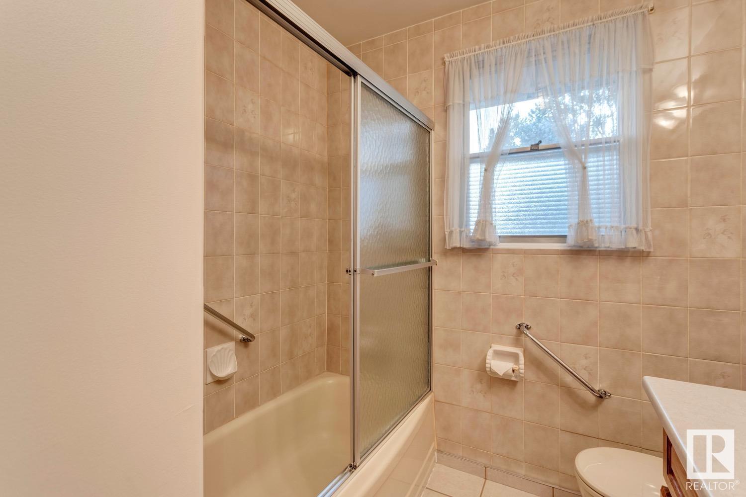 12811 137 Av Nw, Edmonton, Alberta  T5L 4C3 - Photo 8 - E4442092
