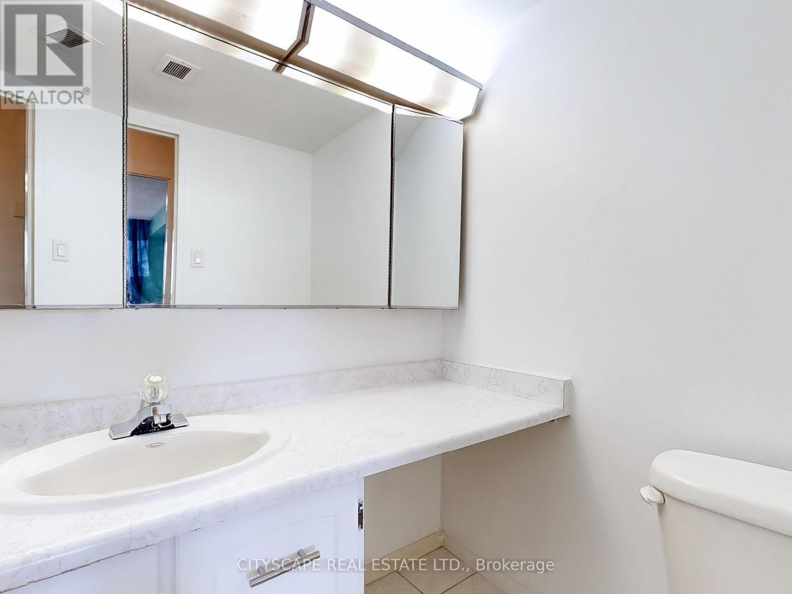 406 - 1320 Mississauga Valley Boulevard, Mississauga (Mississauga Valleys), Ontario  L5A 3R6 - Photo 13 - W12213980