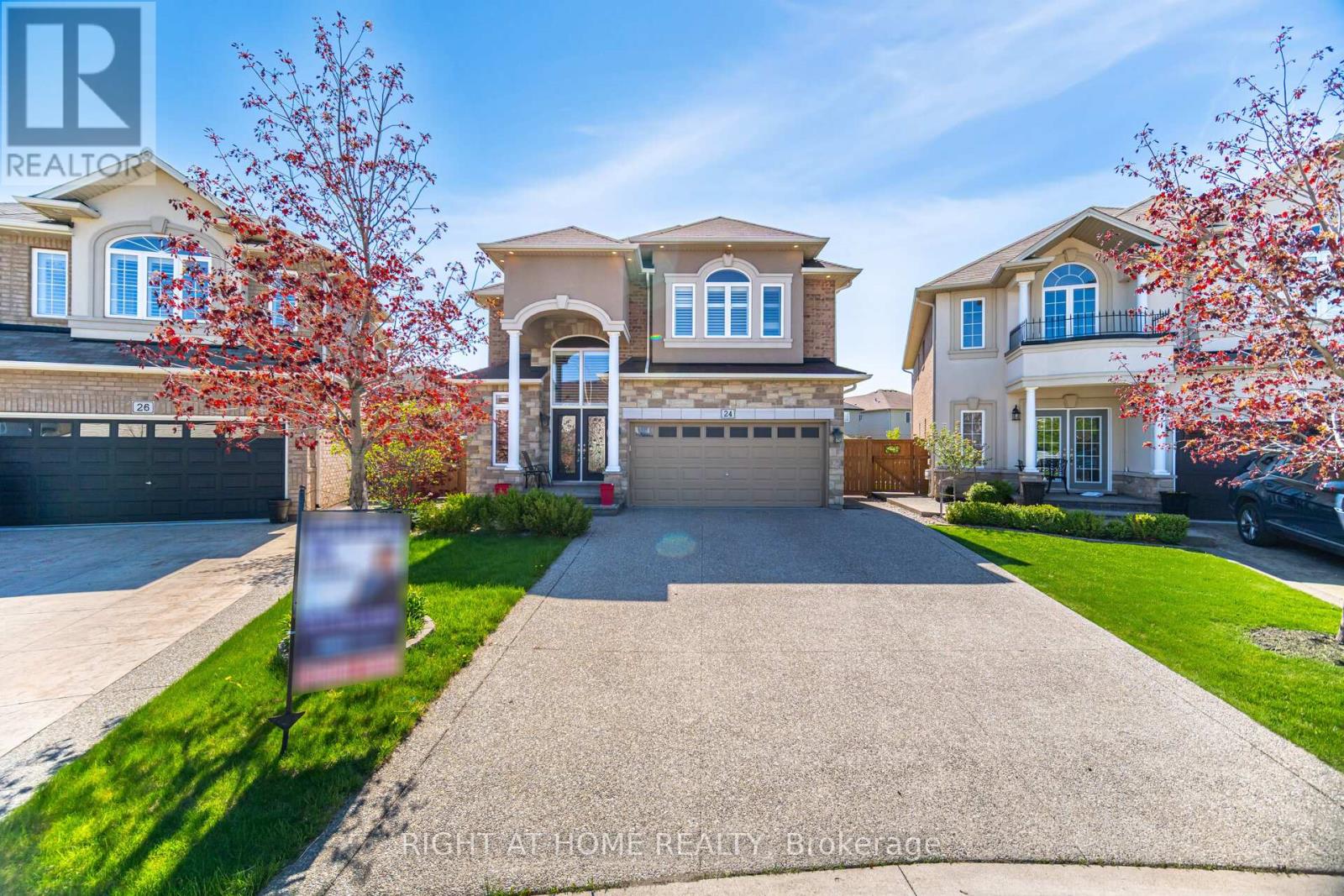 24 Biggar Crescent, Grimsby (Grimsby West), Ontario  L3M 0E3 - Photo 1 - X12217401