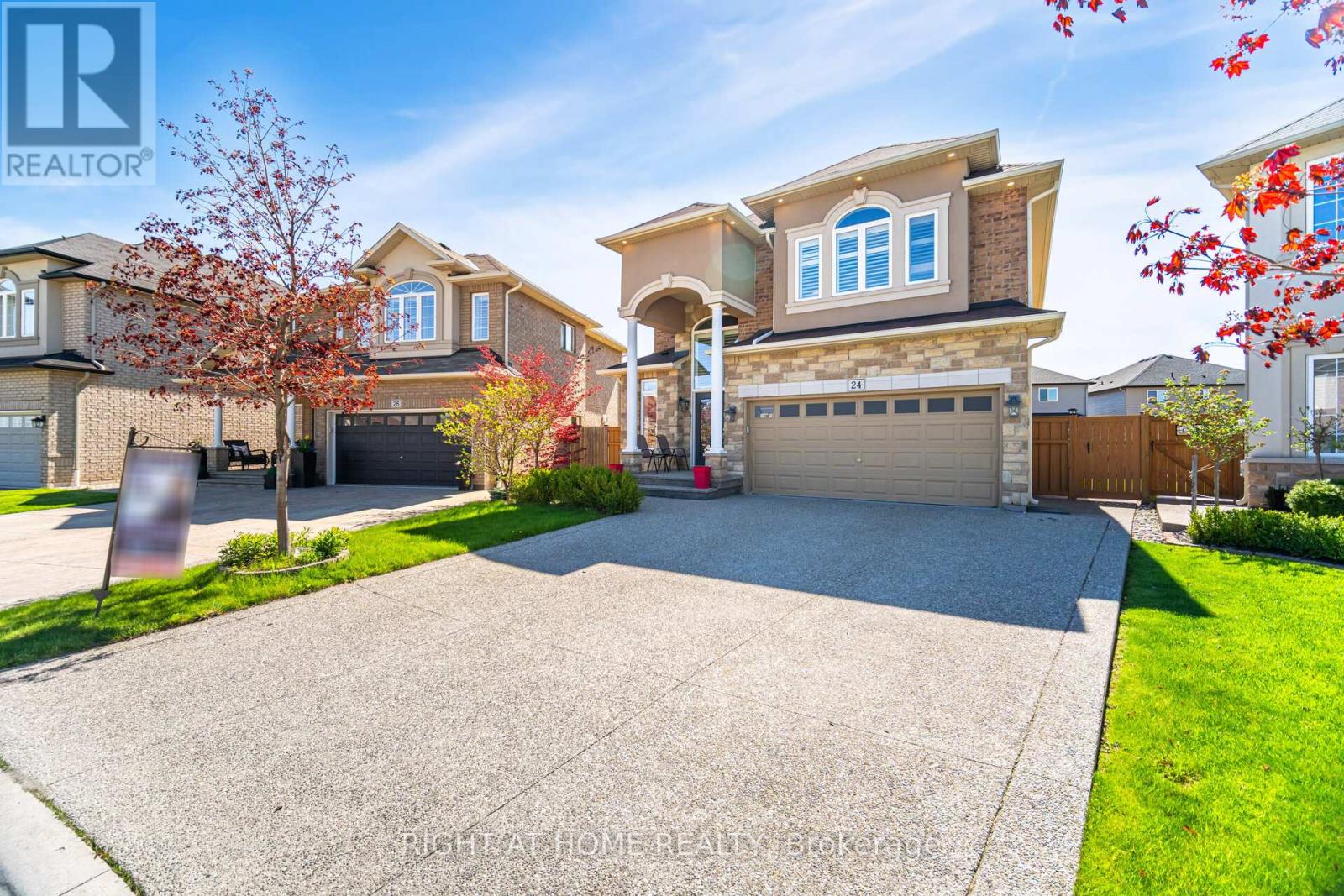 24 Biggar Crescent, Grimsby (Grimsby West), Ontario  L3M 0E3 - Photo 2 - X12217401