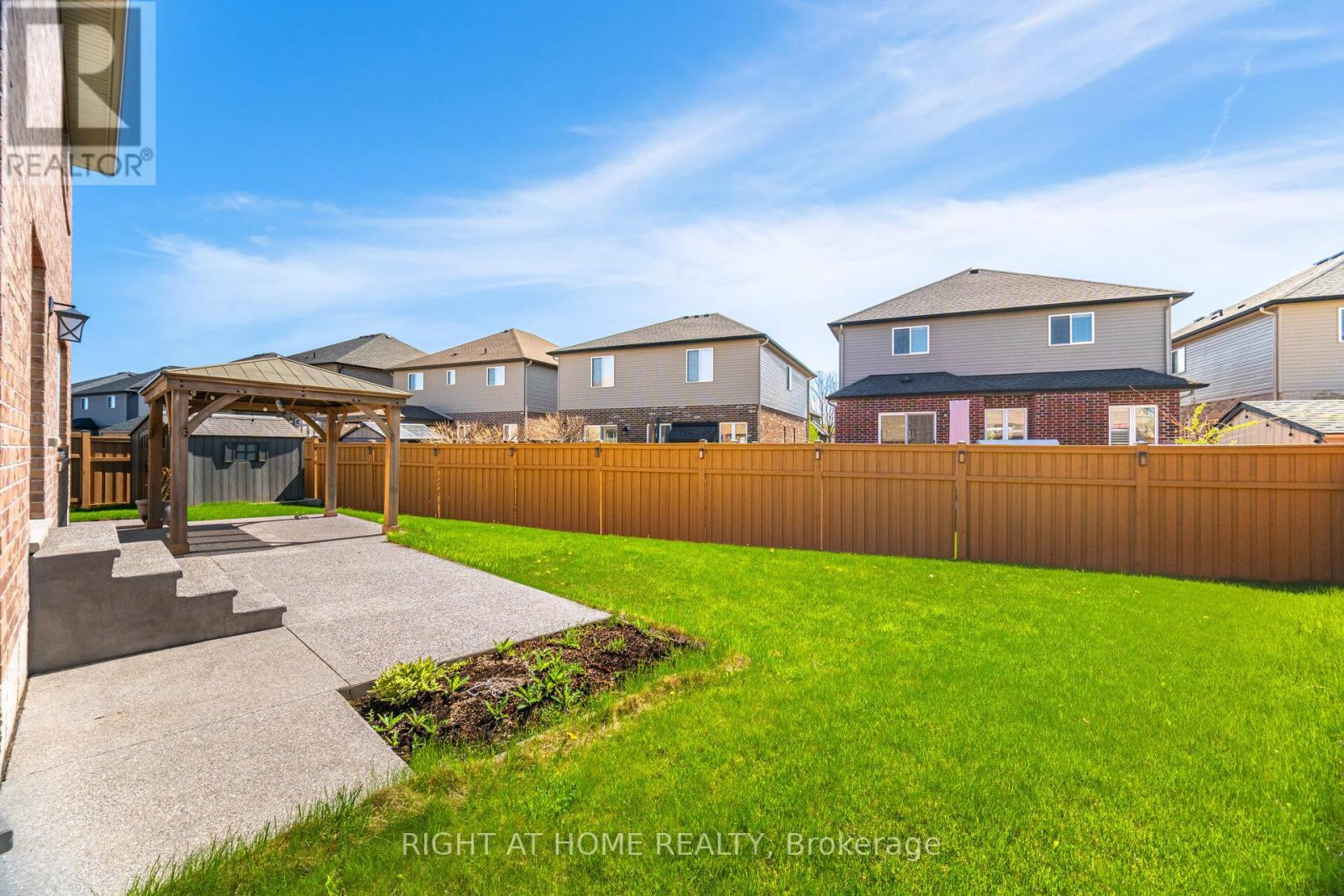24 Biggar Crescent, Grimsby (Grimsby West), Ontario  L3M 0E3 - Photo 43 - X12217401