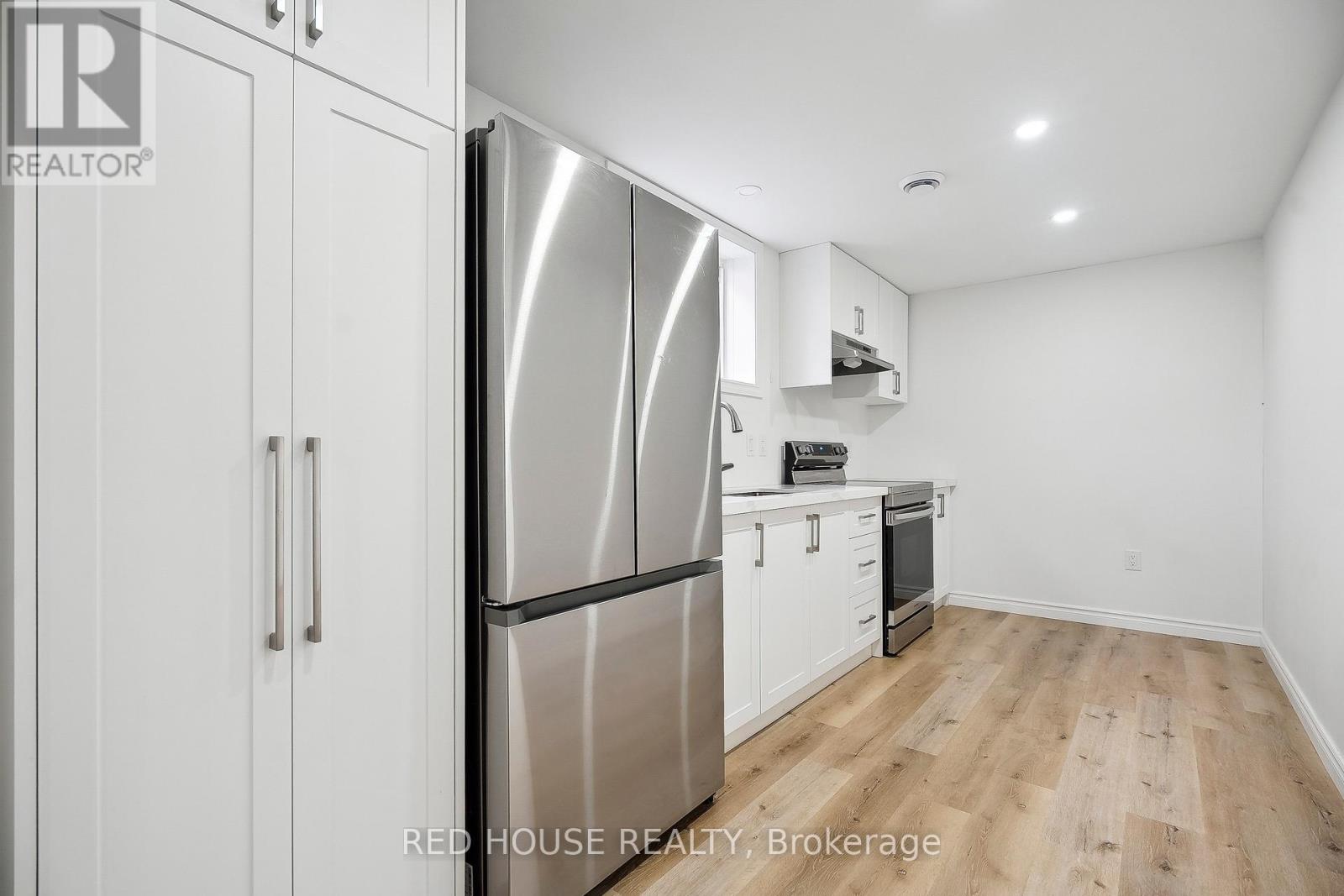 66 Venture Way, Thorold (Rolling Meadows), Ontario  L2V 0H6 - Photo 25 - X12217464