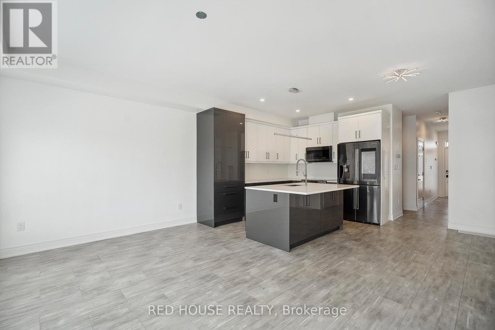 66 Venture Way, Thorold (Rolling Meadows), Ontario  L2V 0H6 - Photo 8 - X12217464