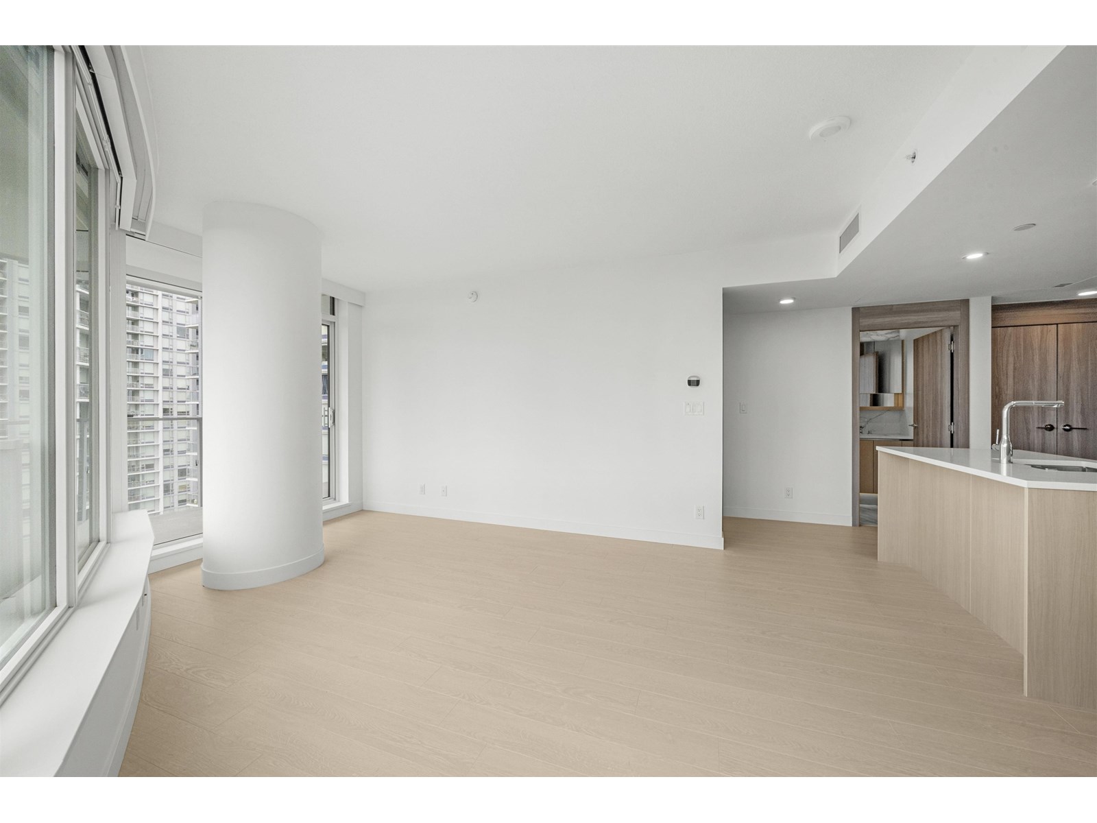 2208 13768 100th Avenue, Surrey, British Columbia  V3T 0V2 - Photo 10 - R3014577
