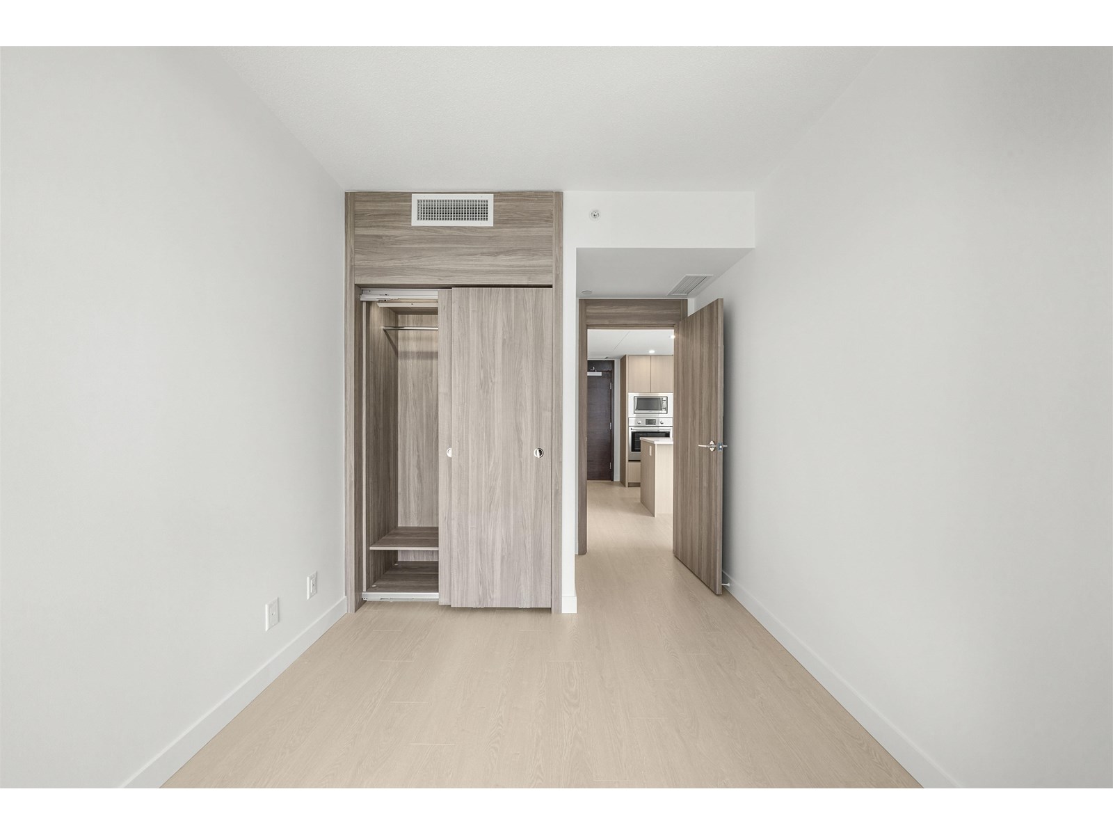 2208 13768 100th Avenue, Surrey, British Columbia  V3T 0V2 - Photo 15 - R3014577