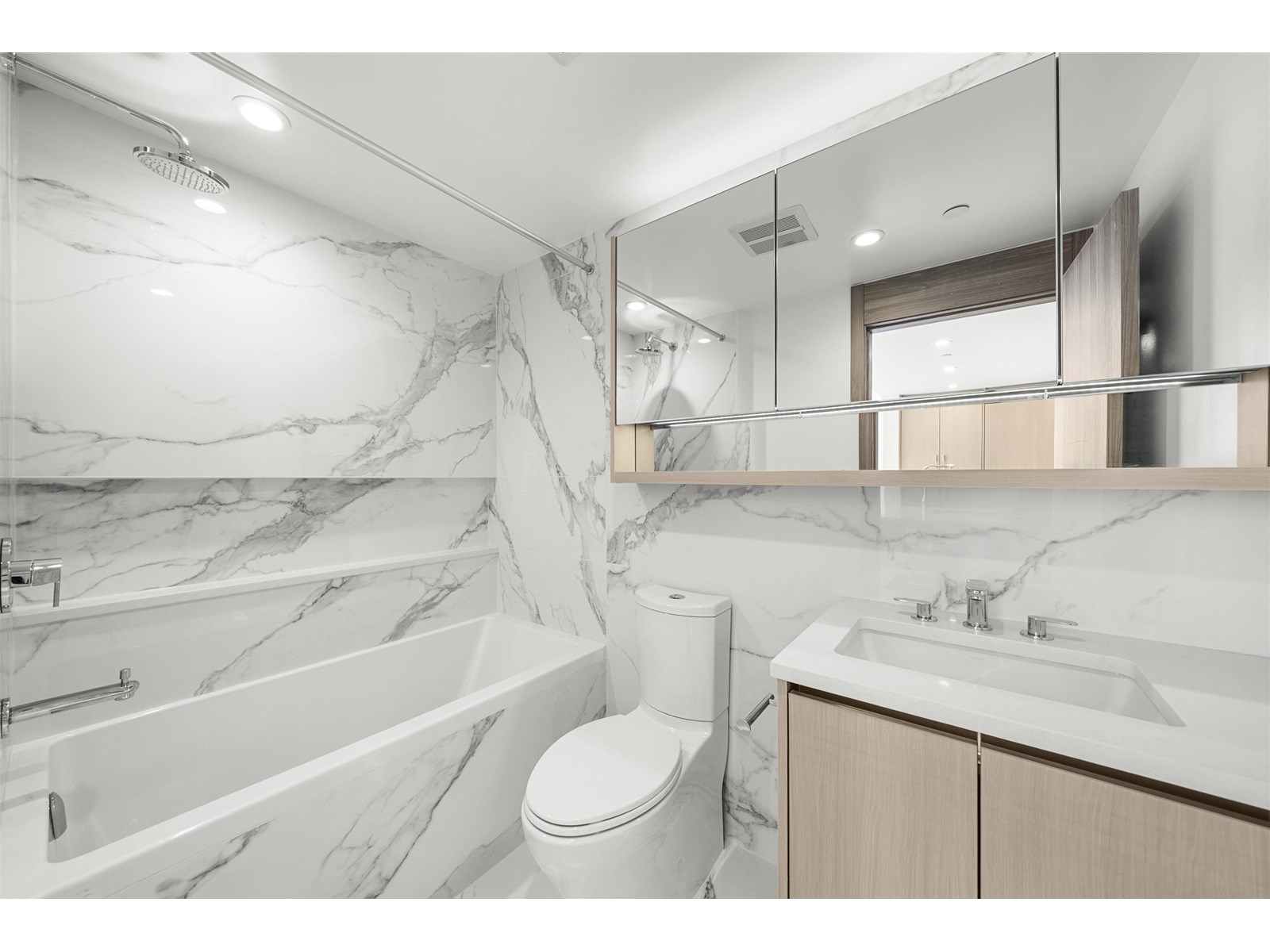 2208 13768 100th Avenue, Surrey, British Columbia  V3T 0V2 - Photo 16 - R3014577