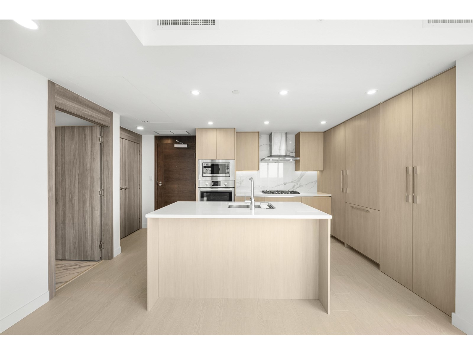 2208 13768 100th Avenue, Surrey, British Columbia  V3T 0V2 - Photo 5 - R3014577