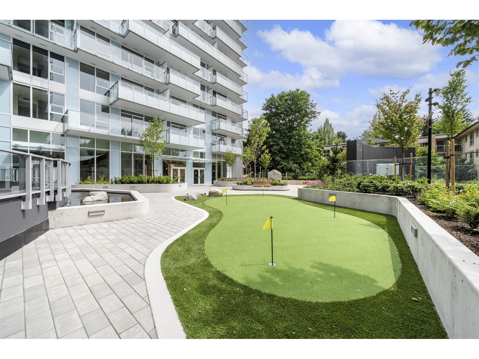 2208 13768 100th Avenue, Surrey, British Columbia  V3T 0V2 - Photo 2 - R3014577