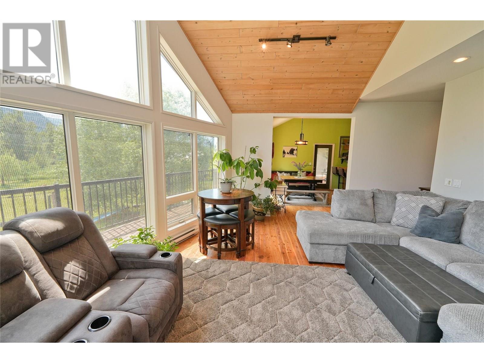 6702 Appledale Lower Road, Winlaw, British Columbia  V0G 2J0 - Photo 11 - 10351339