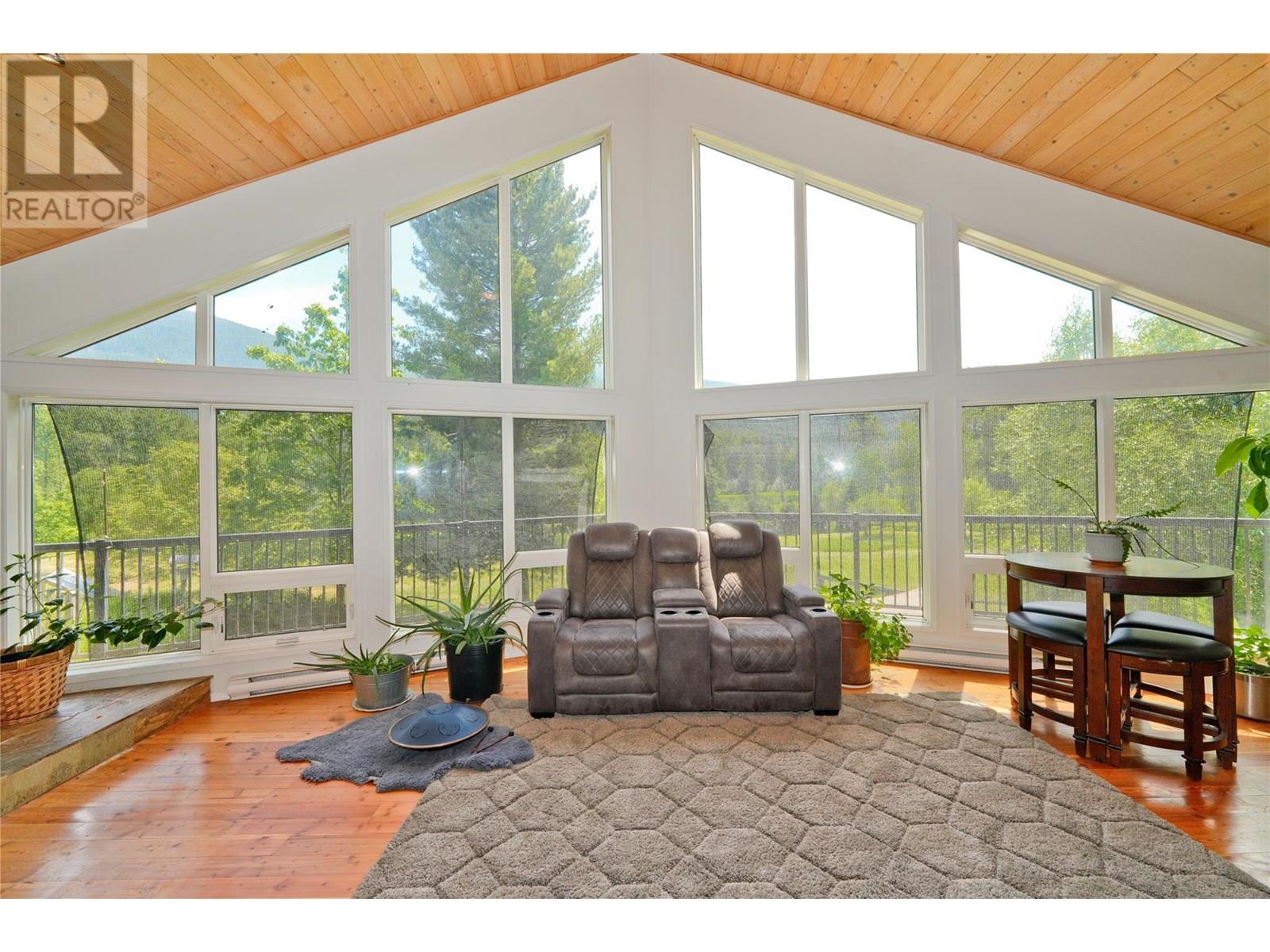 6702 Appledale Lower Road, Winlaw, British Columbia  V0G 2J0 - Photo 12 - 10351339