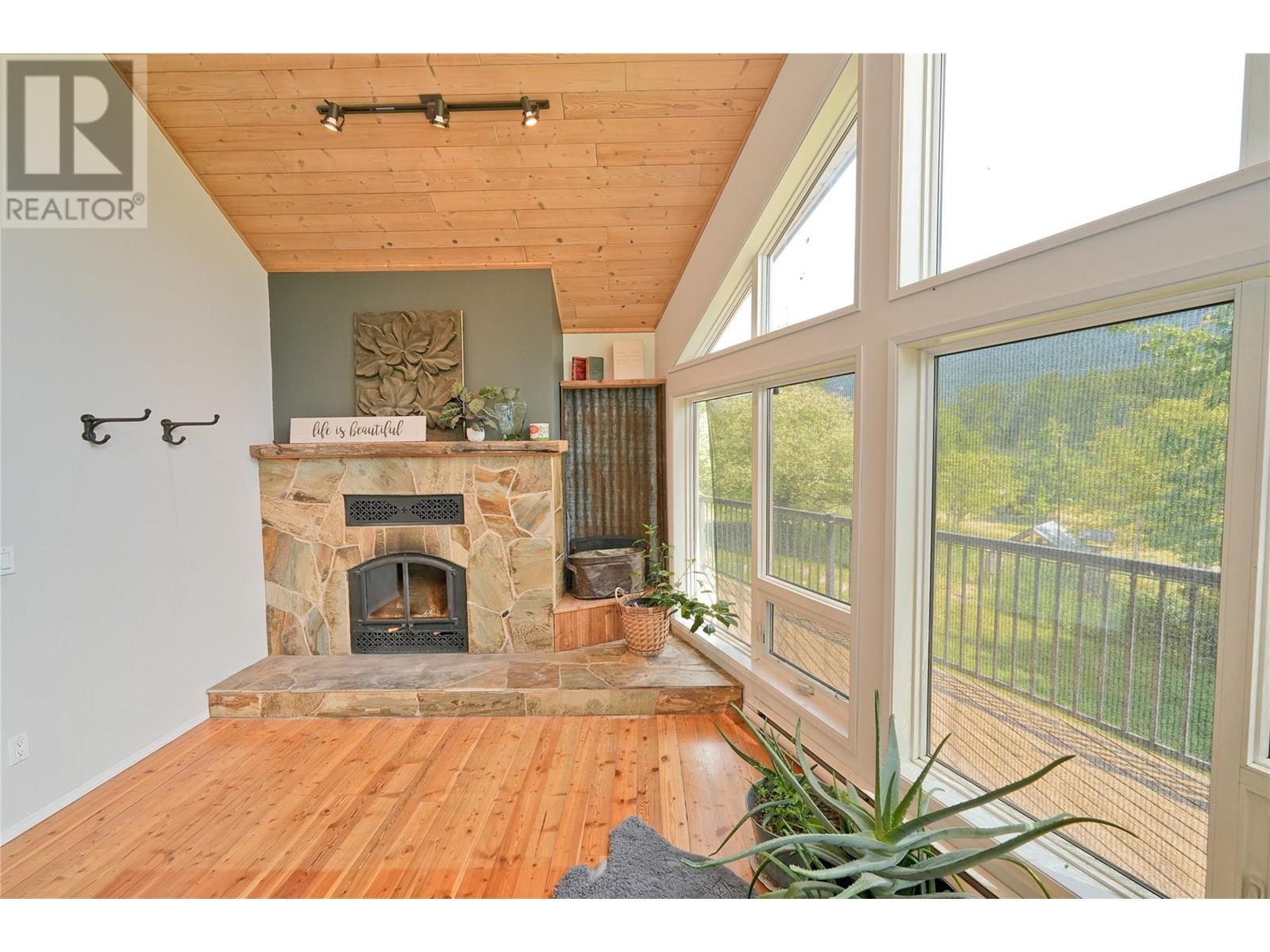 6702 Appledale Lower Road, Winlaw, British Columbia  V0G 2J0 - Photo 10 - 10351339