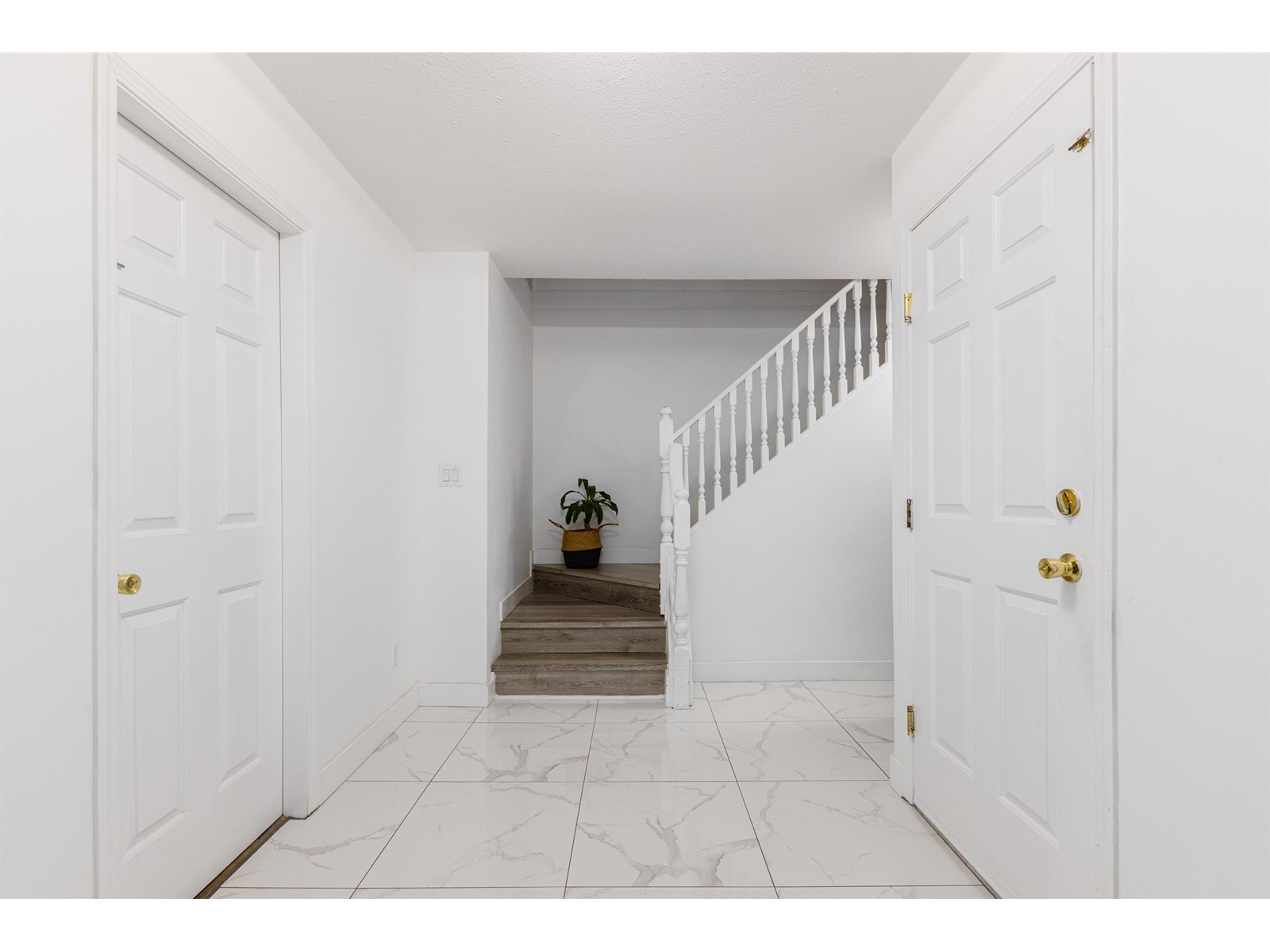 12452 90a Avenue, Surrey, British Columbia  V3V 6T3 - Photo 9 - R3014986