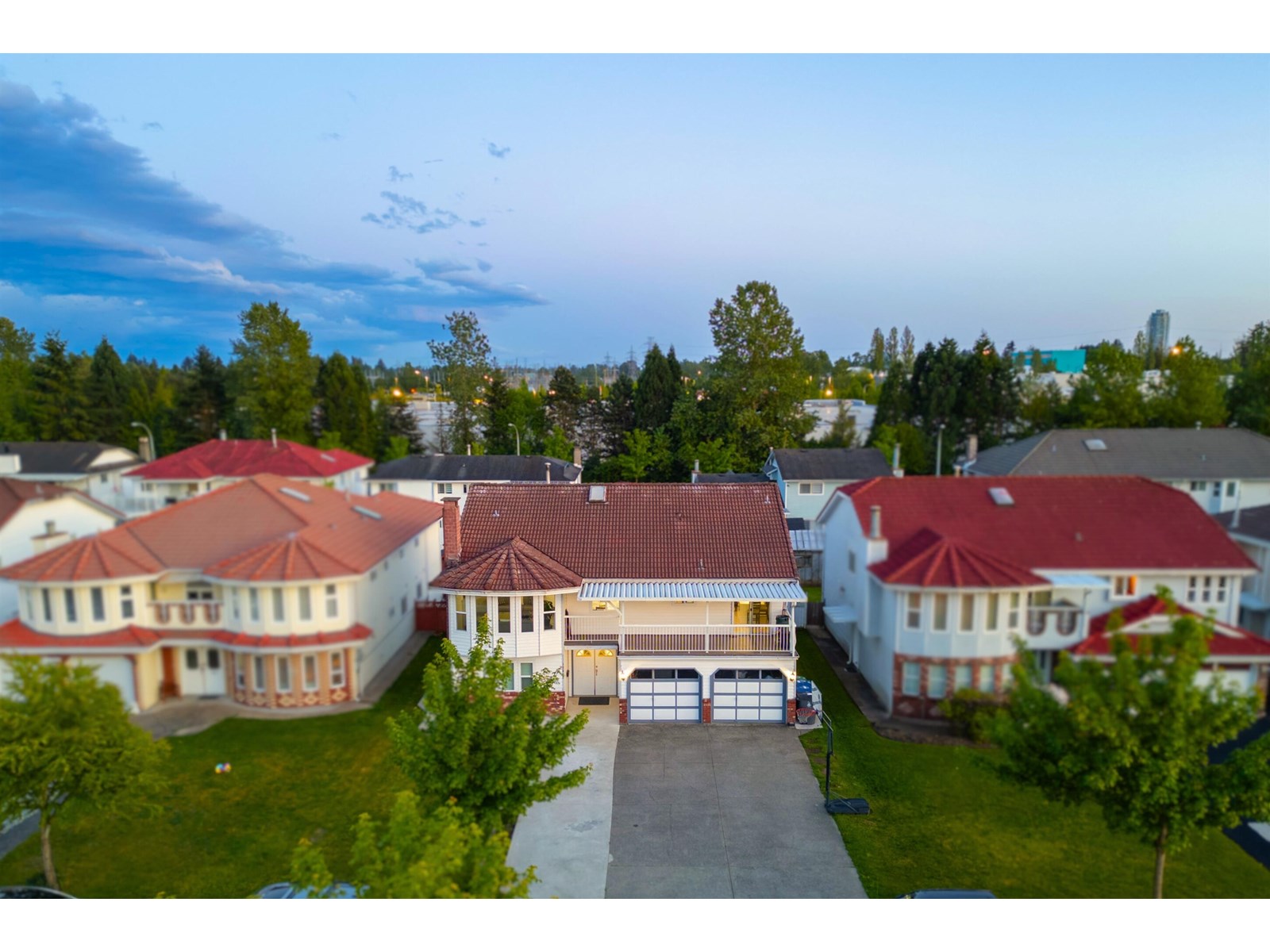 12452 90a Avenue, Surrey, British Columbia  V3V 6T3 - Photo 3 - R3014986