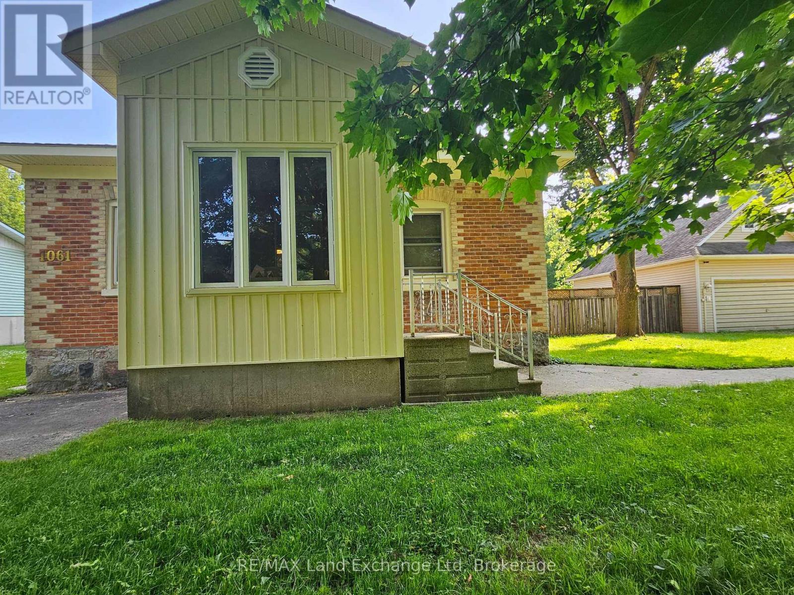 1061 Howick Street, Howick, Ontario  N0G 2X0 - Photo 19 - X12214861