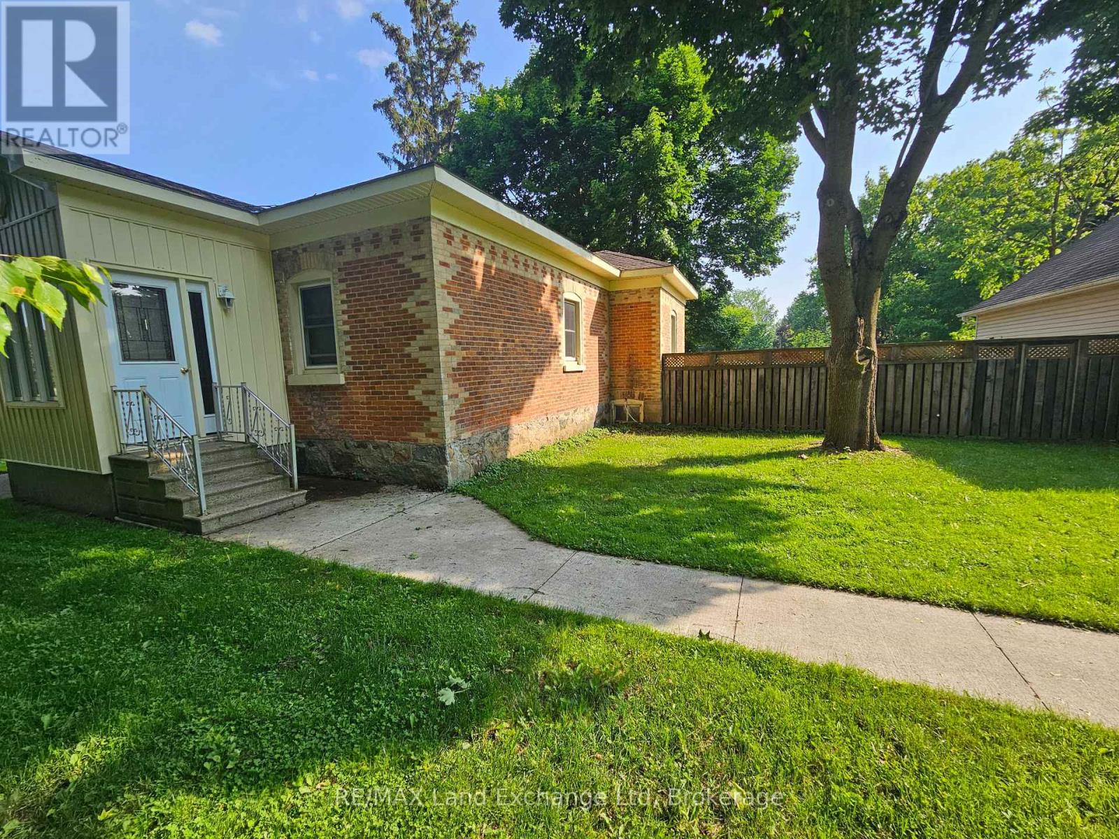 1061 Howick Street, Howick, Ontario  N0G 2X0 - Photo 21 - X12214861