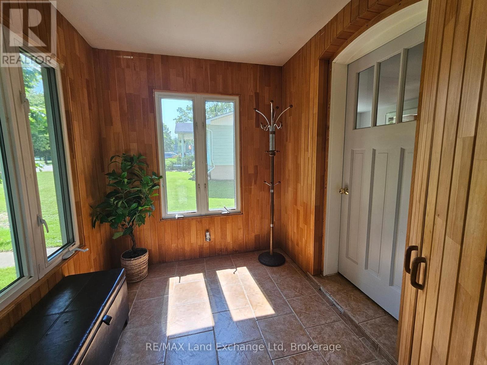 1061 Howick Street, Howick, Ontario  N0G 2X0 - Photo 22 - X12214861