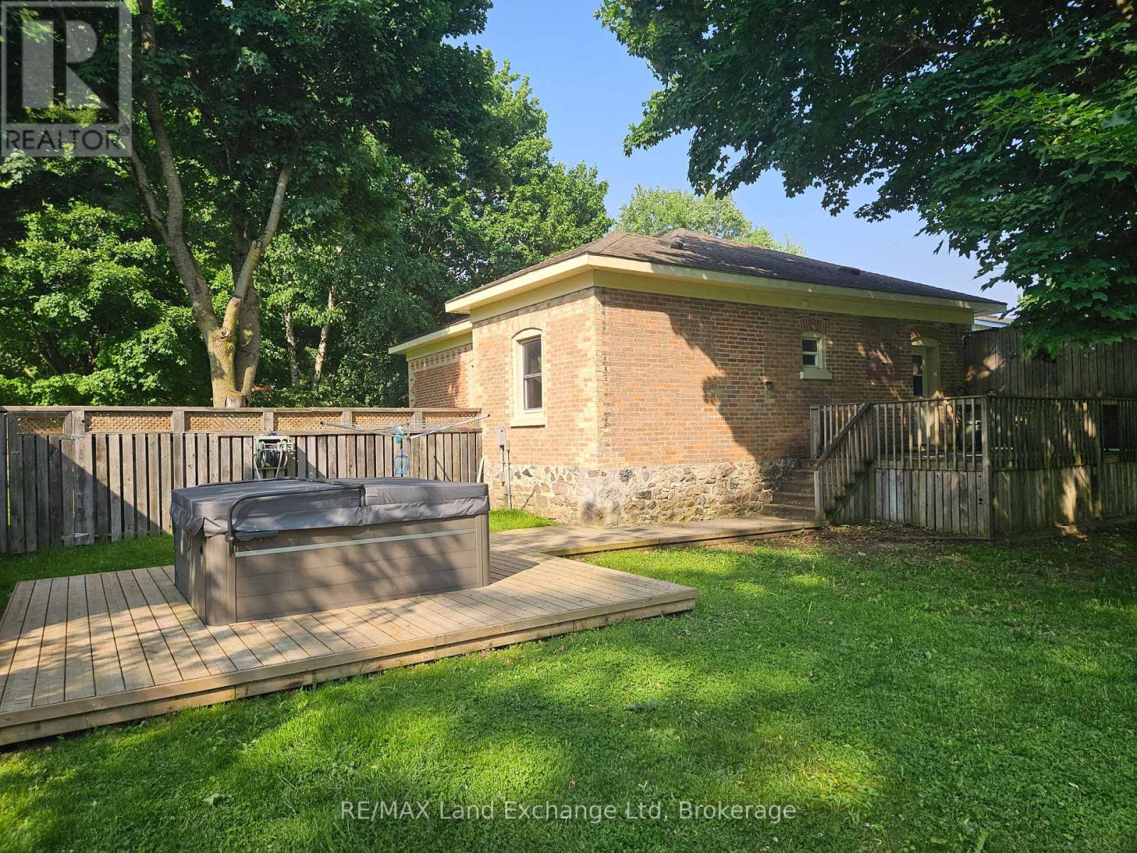 1061 Howick Street, Howick, Ontario  N0G 2X0 - Photo 6 - X12214861