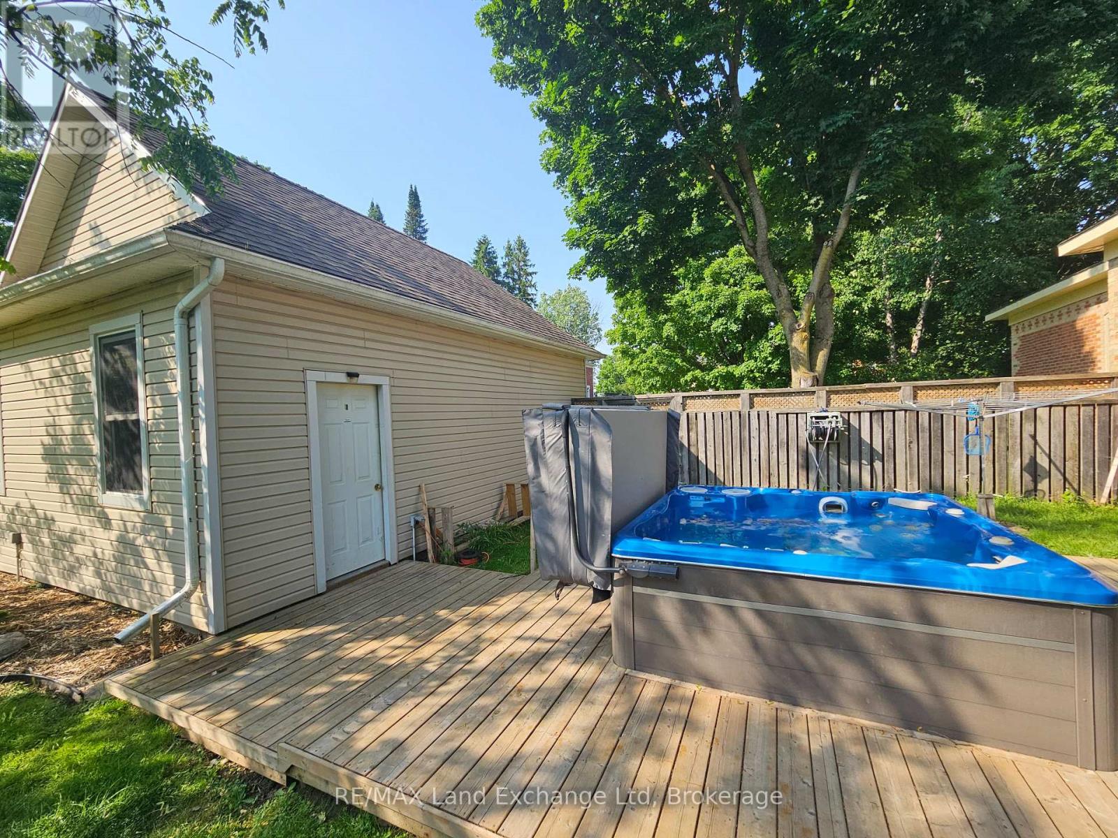 1061 Howick Street, Howick, Ontario  N0G 2X0 - Photo 4 - X12214861
