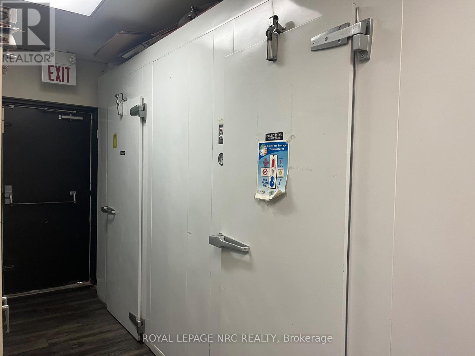 4 - 6734 Lundy's Lane, Niagara Falls, Ontario  L2G 1V5 - Photo 12 - X12217488
