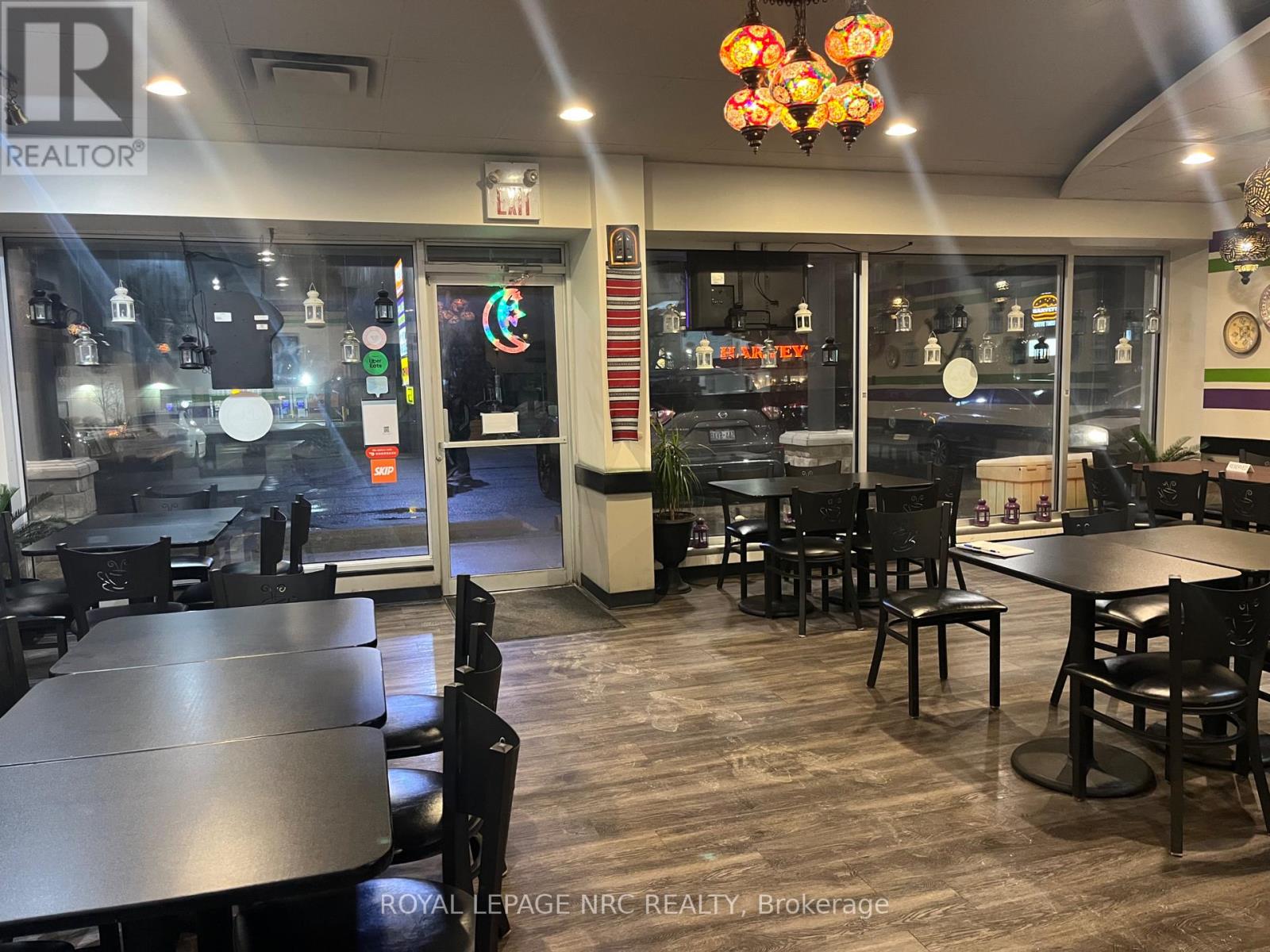 4 - 6734 Lundy's Lane, Niagara Falls, Ontario  L2G 1V5 - Photo 3 - X12217488