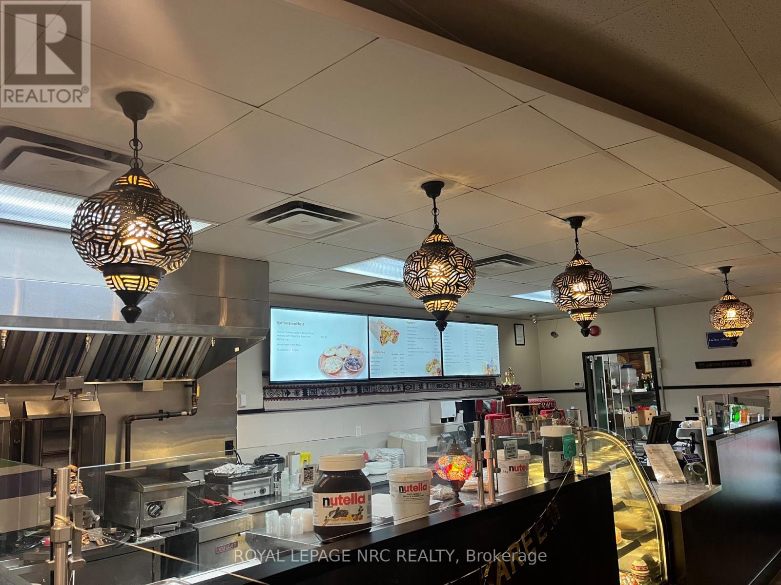 4 - 6734 Lundy's Lane, Niagara Falls, Ontario  L2G 1V5 - Photo 4 - X12217488