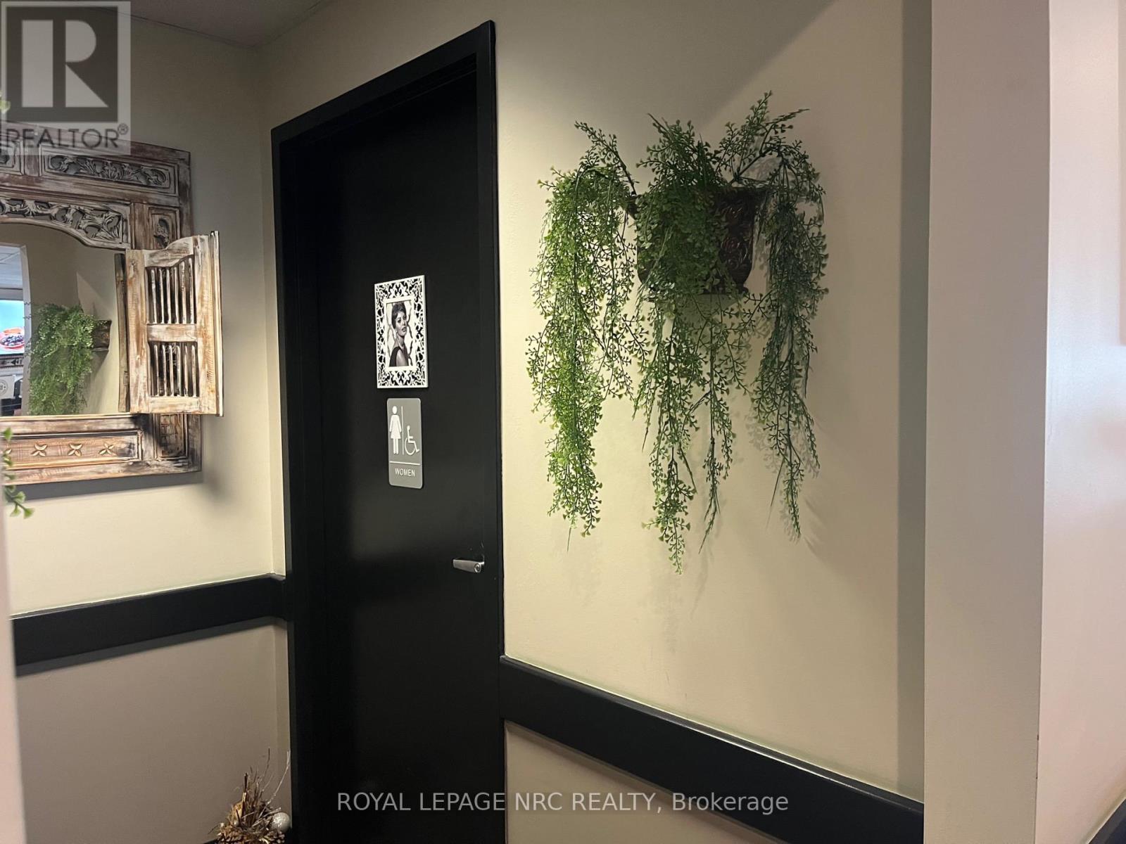 4 - 6734 Lundy's Lane, Niagara Falls, Ontario  L2G 1V5 - Photo 7 - X12217488