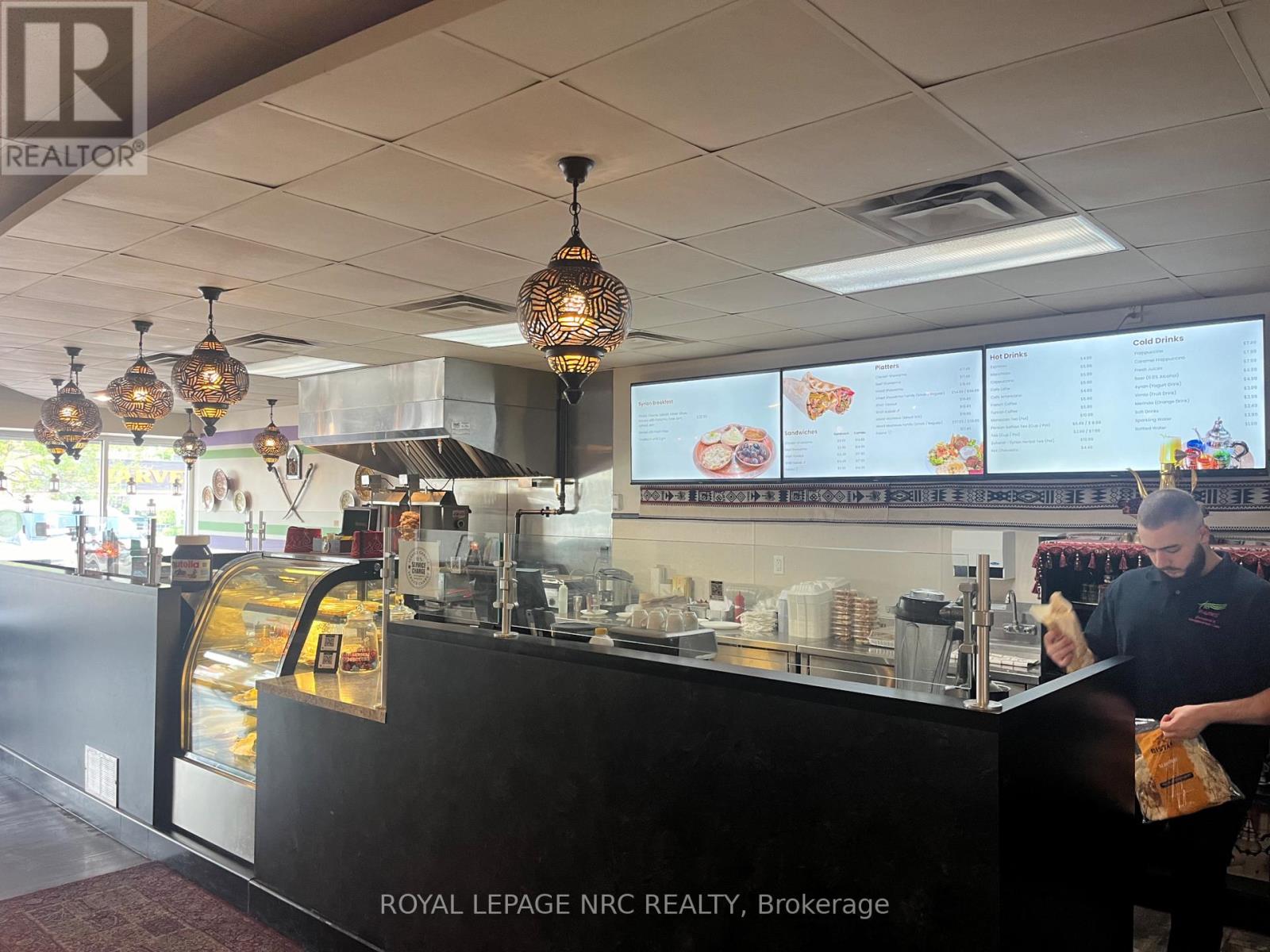 4 - 6734 Lundy's Lane, Niagara Falls, Ontario  L2G 1V5 - Photo 9 - X12217488