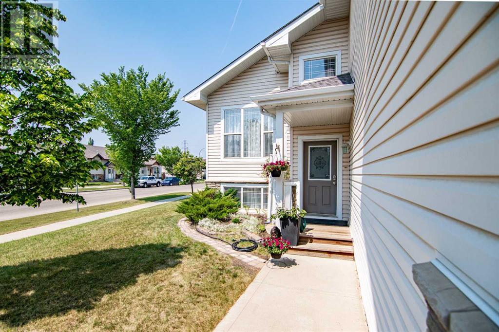 Property at 4 Isbister Close image 2