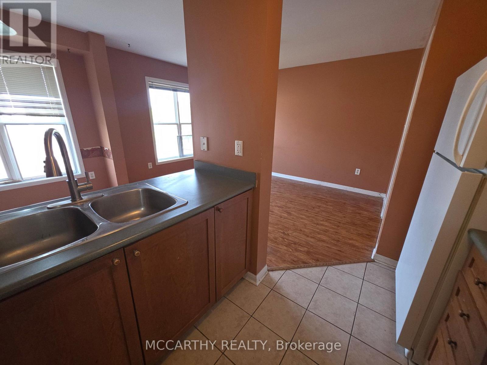 4 Seed House Lane, Halton Hills, Ontario  L7G 6K3 - Photo 17 - W12151811