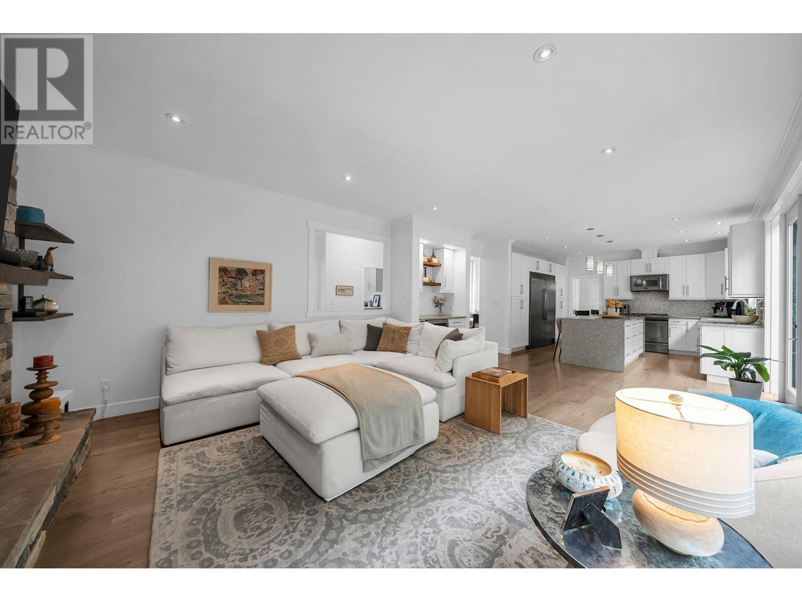 1742 Sugarpine Court, Coquitlam, British Columbia  V3E 3E4 - Photo 6 - R3015004