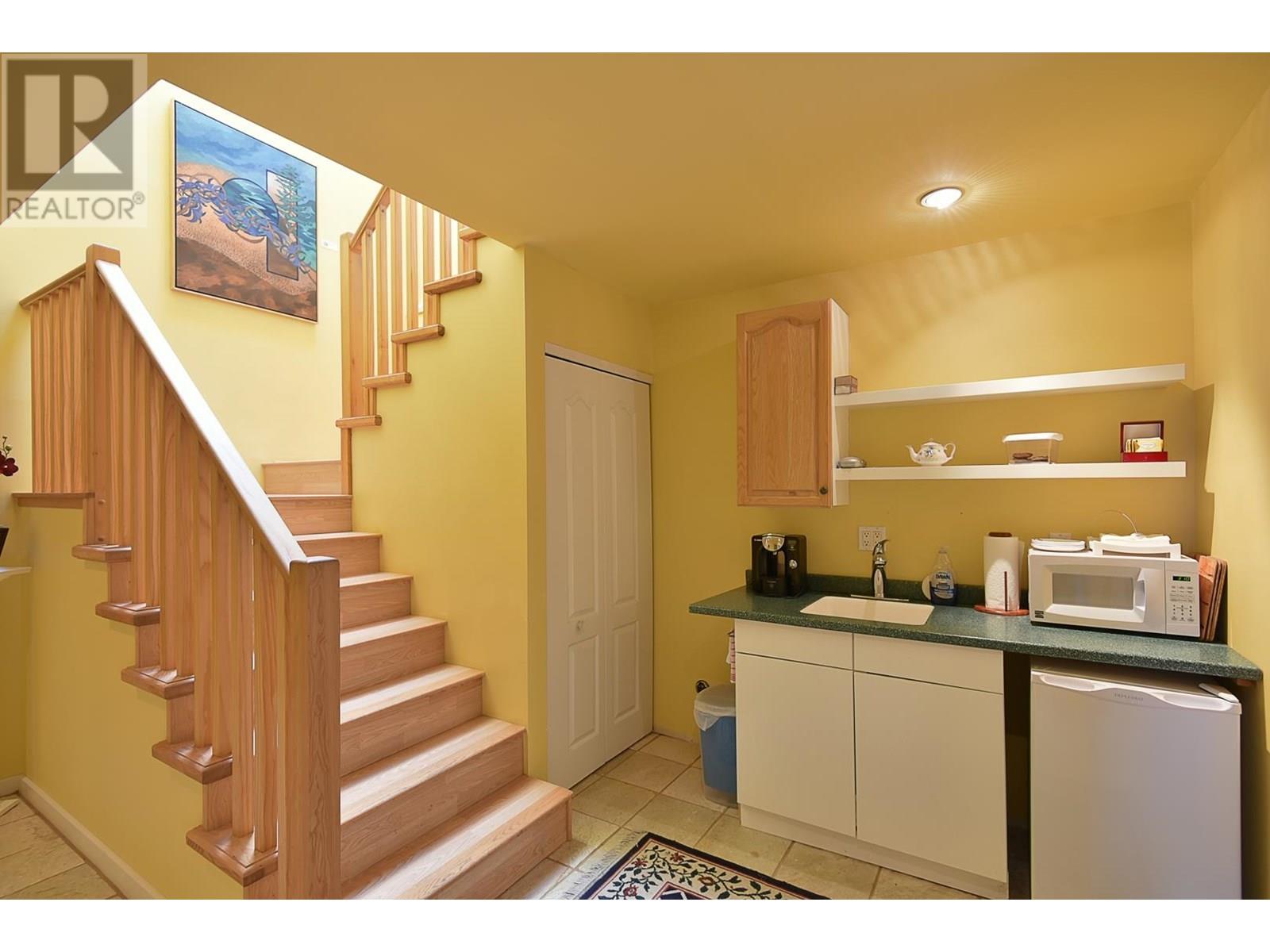 5870 Skookumchuk Road, Sechelt, British Columbia  V7Z 0P3 - Photo 17 - R3015035