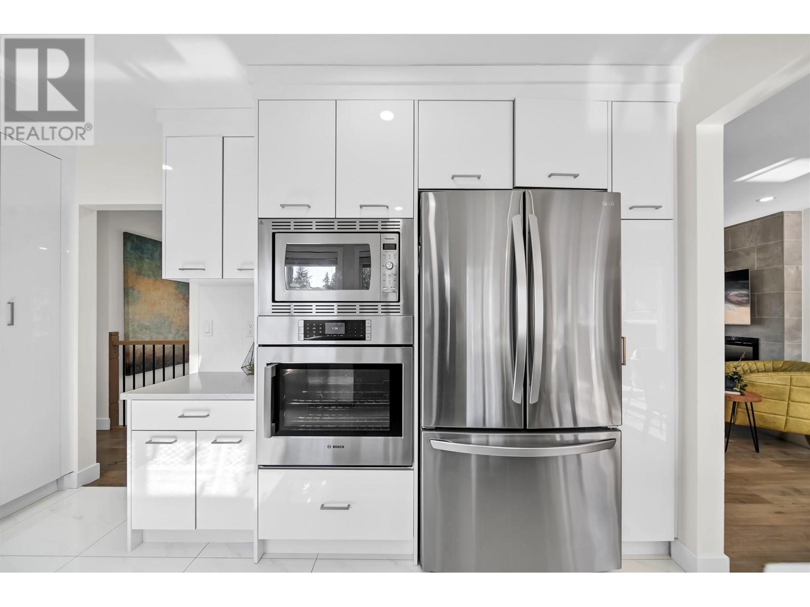 808 Runnymede Avenue, Coquitlam, British Columbia  V3J 2V2 - Photo 10 - R3015052