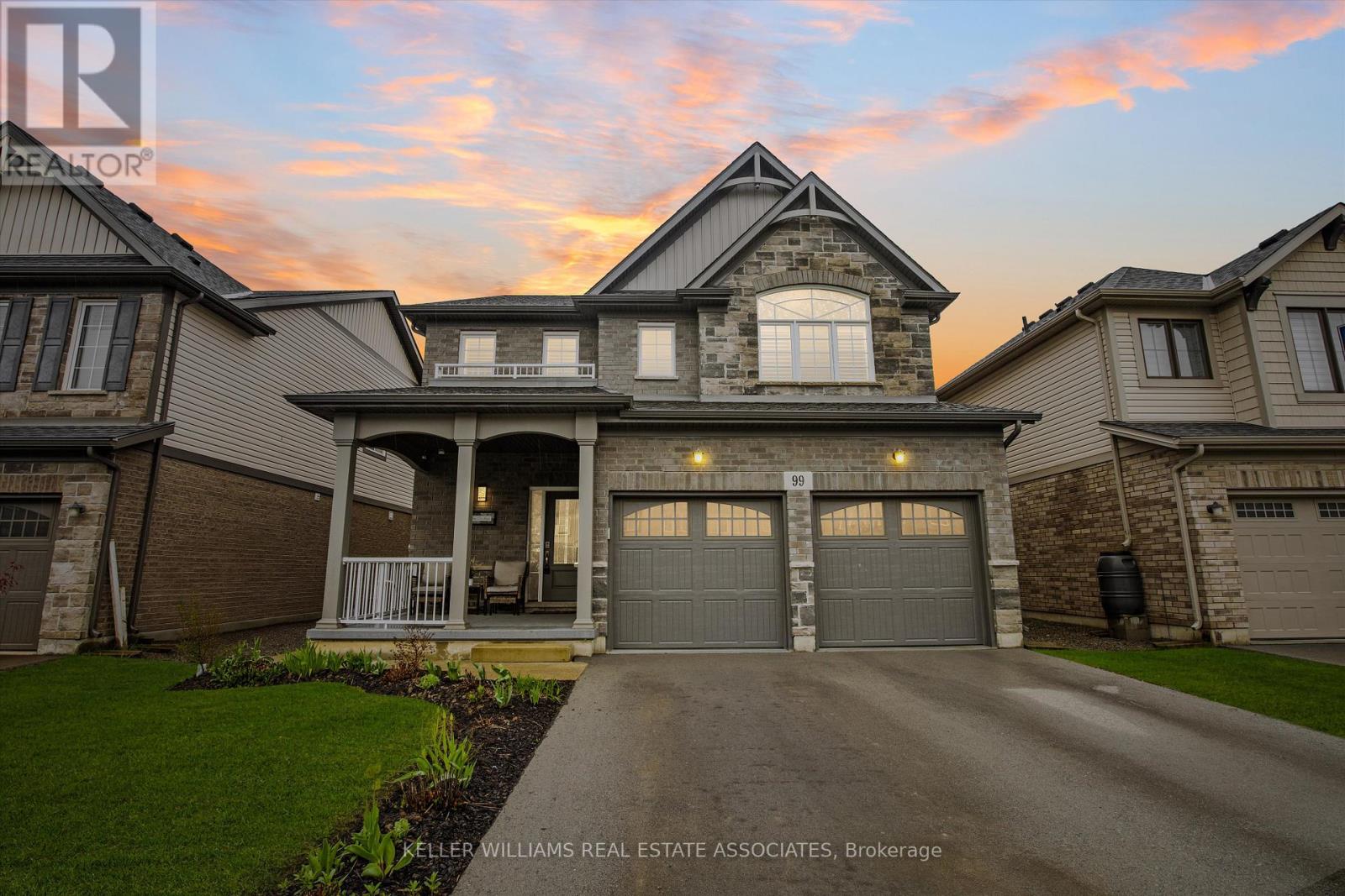 99 Monarch Street, Welland, Ontario  L3C 0E6 - Photo 2 - X12131405