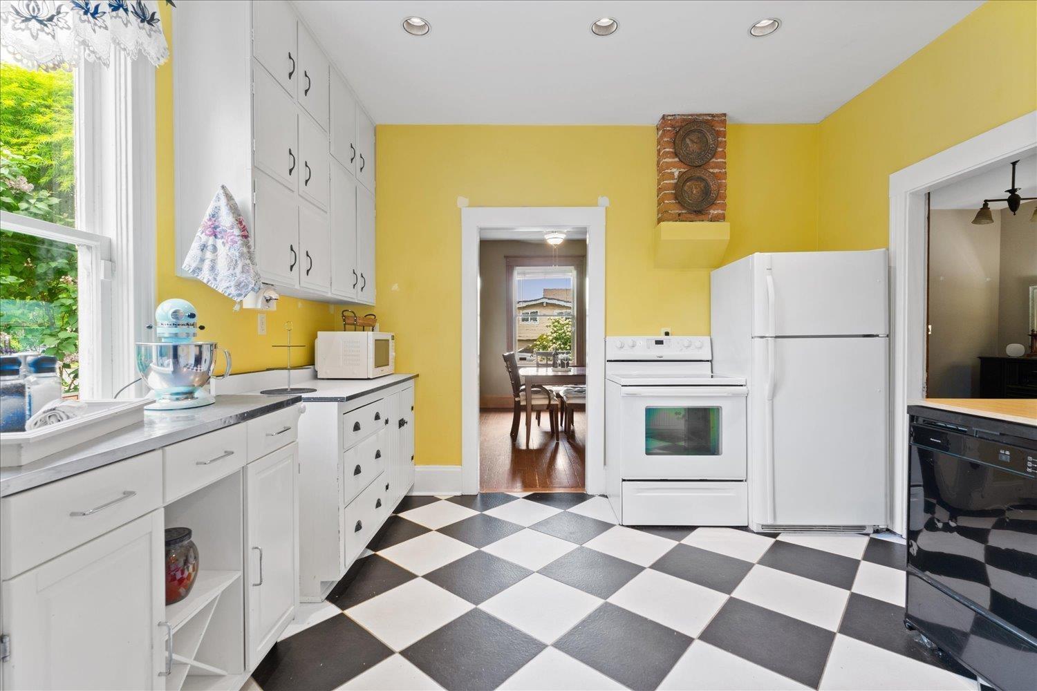 45766 Reece Avenue, Chilliwack Proper West, Chilliwack, British Columbia  V2P 2Z5 - Photo 8 - R3003004