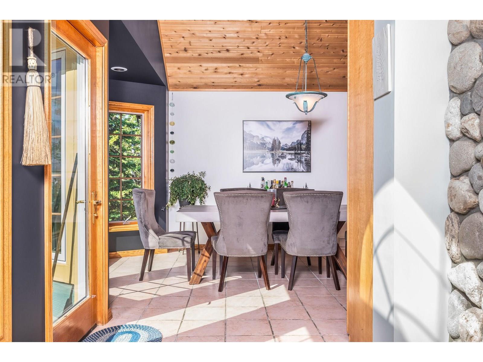 Property at 705 Monashee Road image 4