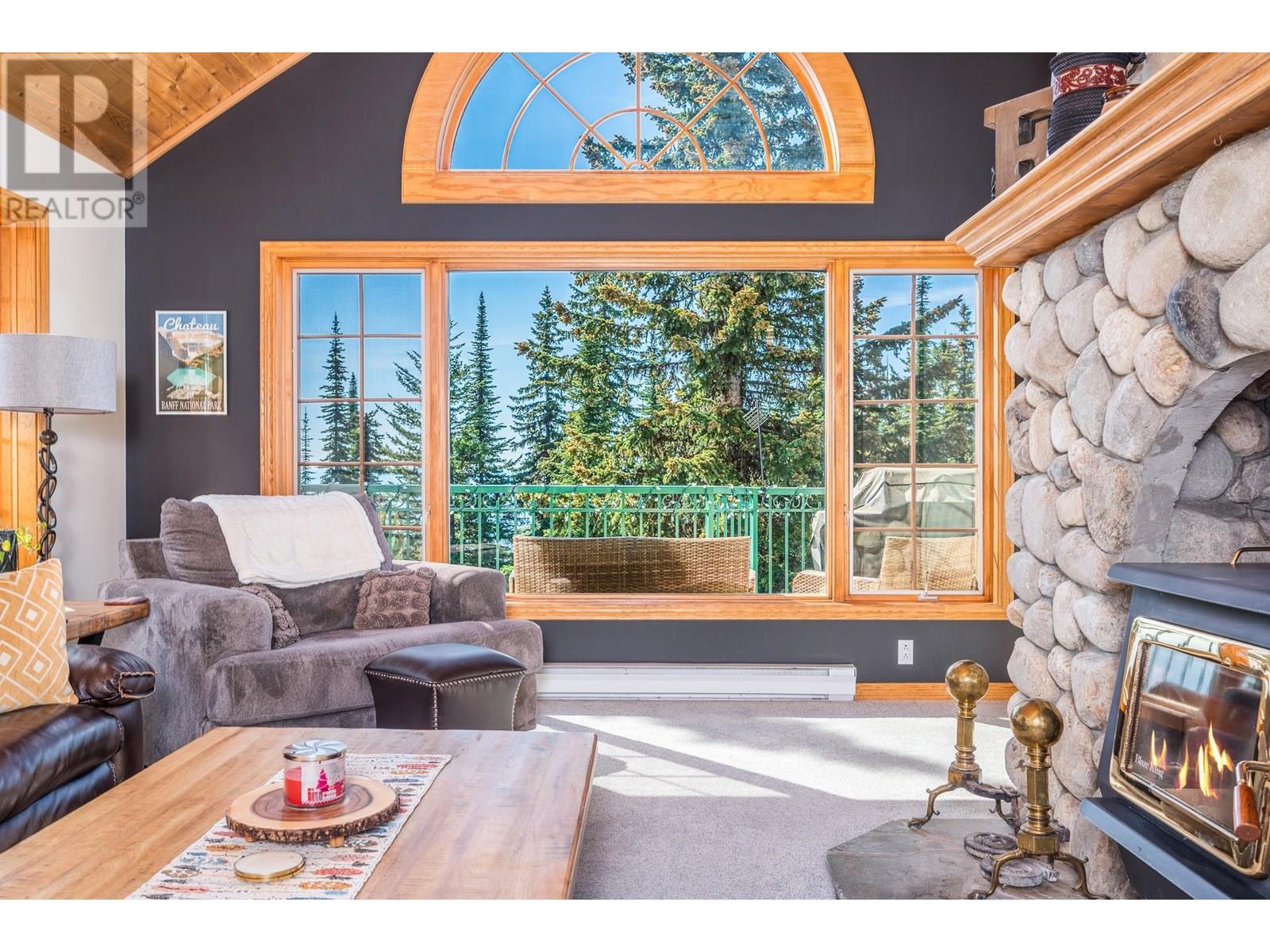 Property at 705 Monashee Road image 2