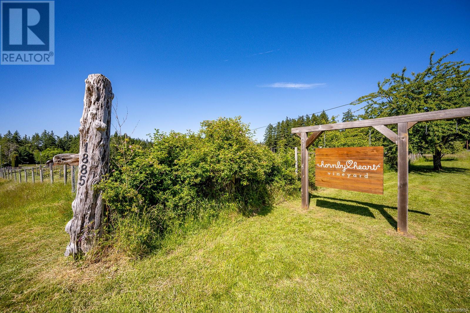 1885 Central Rd, Hornby Island, British Columbia  V0R 1Z0 - Photo 4 - 995857