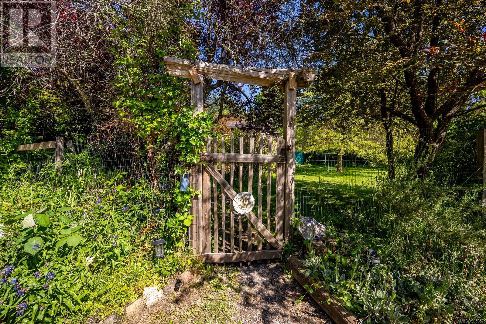 1885 Central Rd, Hornby Island, British Columbia  V0R 1Z0 - Photo 51 - 995857