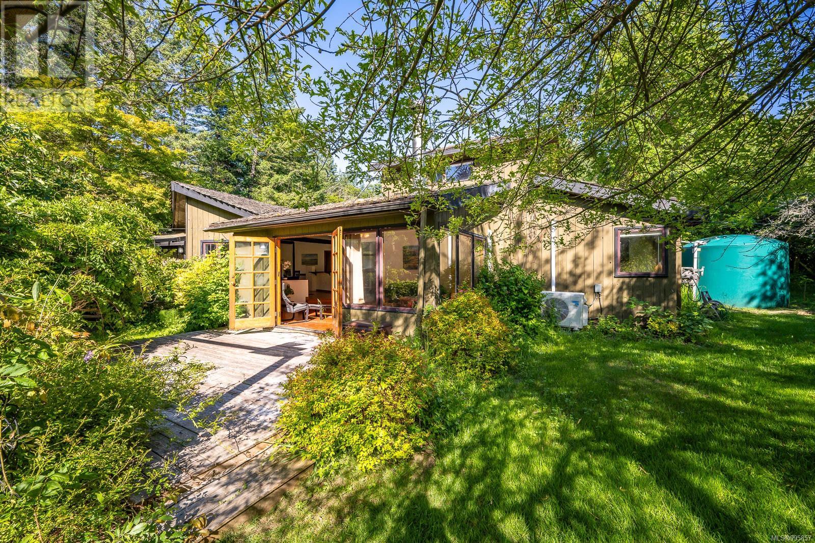 1885 Central Rd, Hornby Island, British Columbia  V0R 1Z0 - Photo 52 - 995857