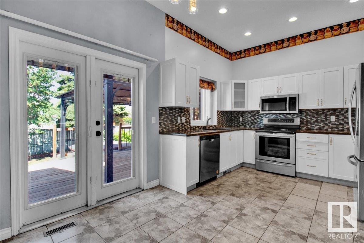3524 40 Av Nw, Edmonton, Alberta  T6L 6M8 - Photo 9 - E4442093