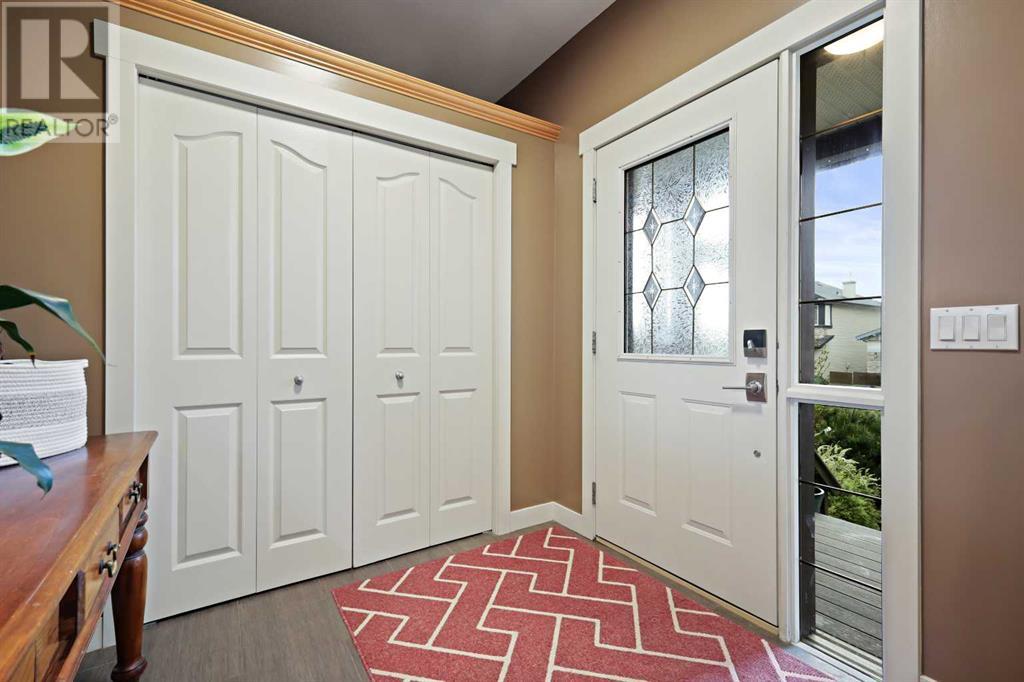 11 Springbank Mount Sw, Calgary, Alberta  T3H 5E5 - Photo 4 - A2226345
