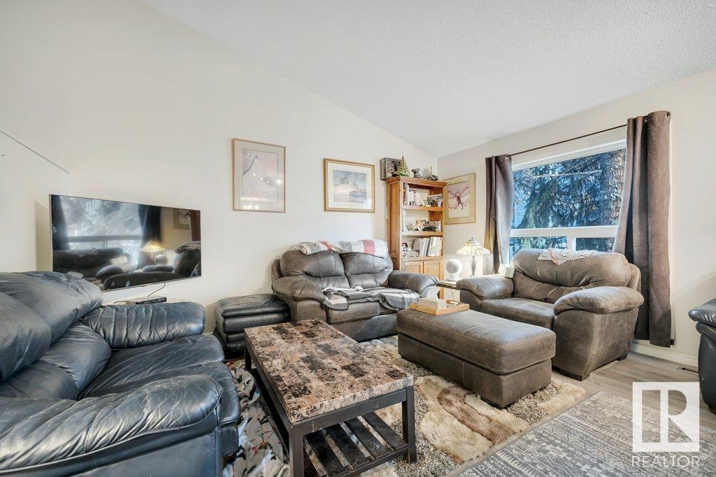 Property at #9 4630 17 AV NW image 3