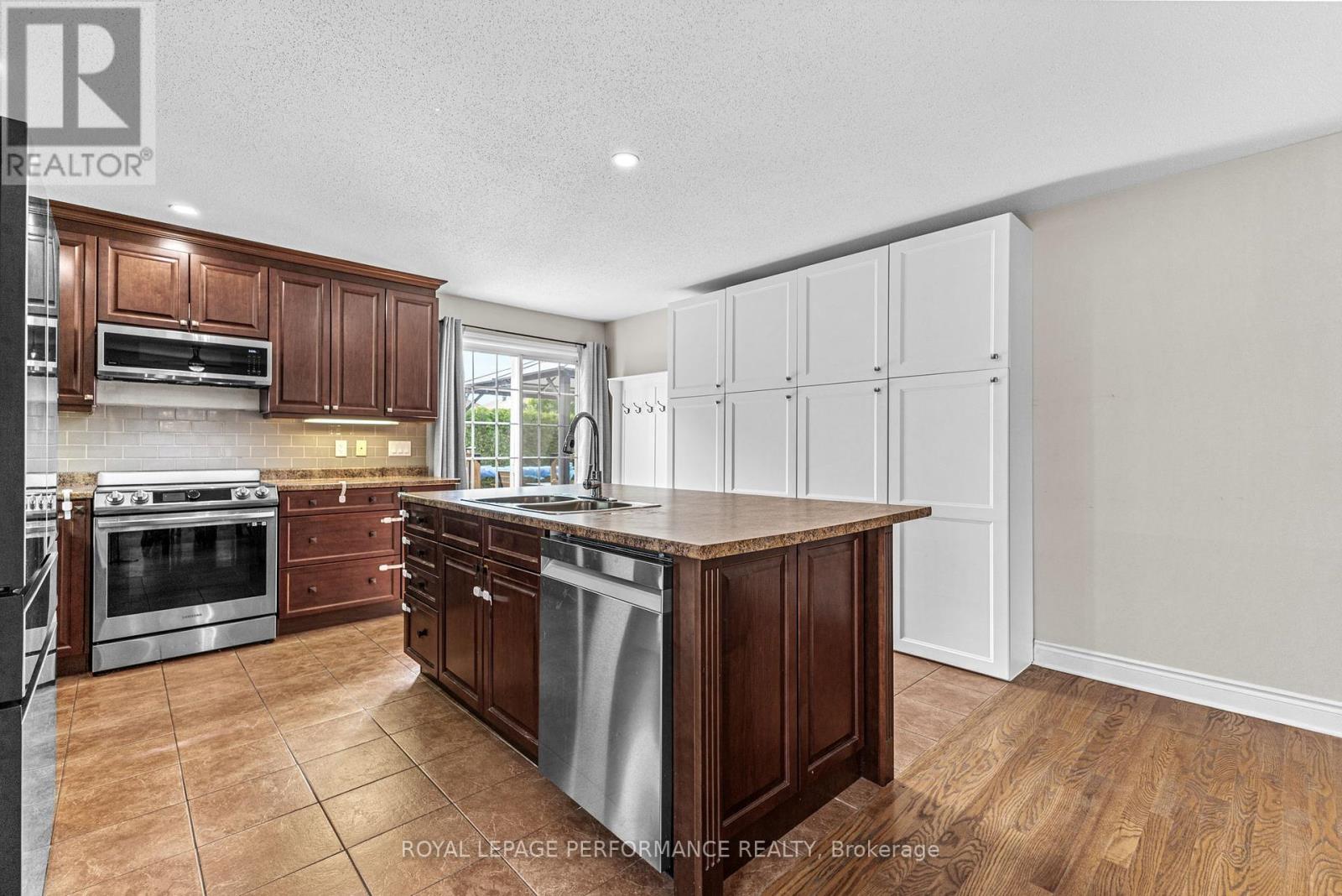 7 Settlement Lane, Russell, Ontario  K4R 0A4 - Photo 12 - X12217485